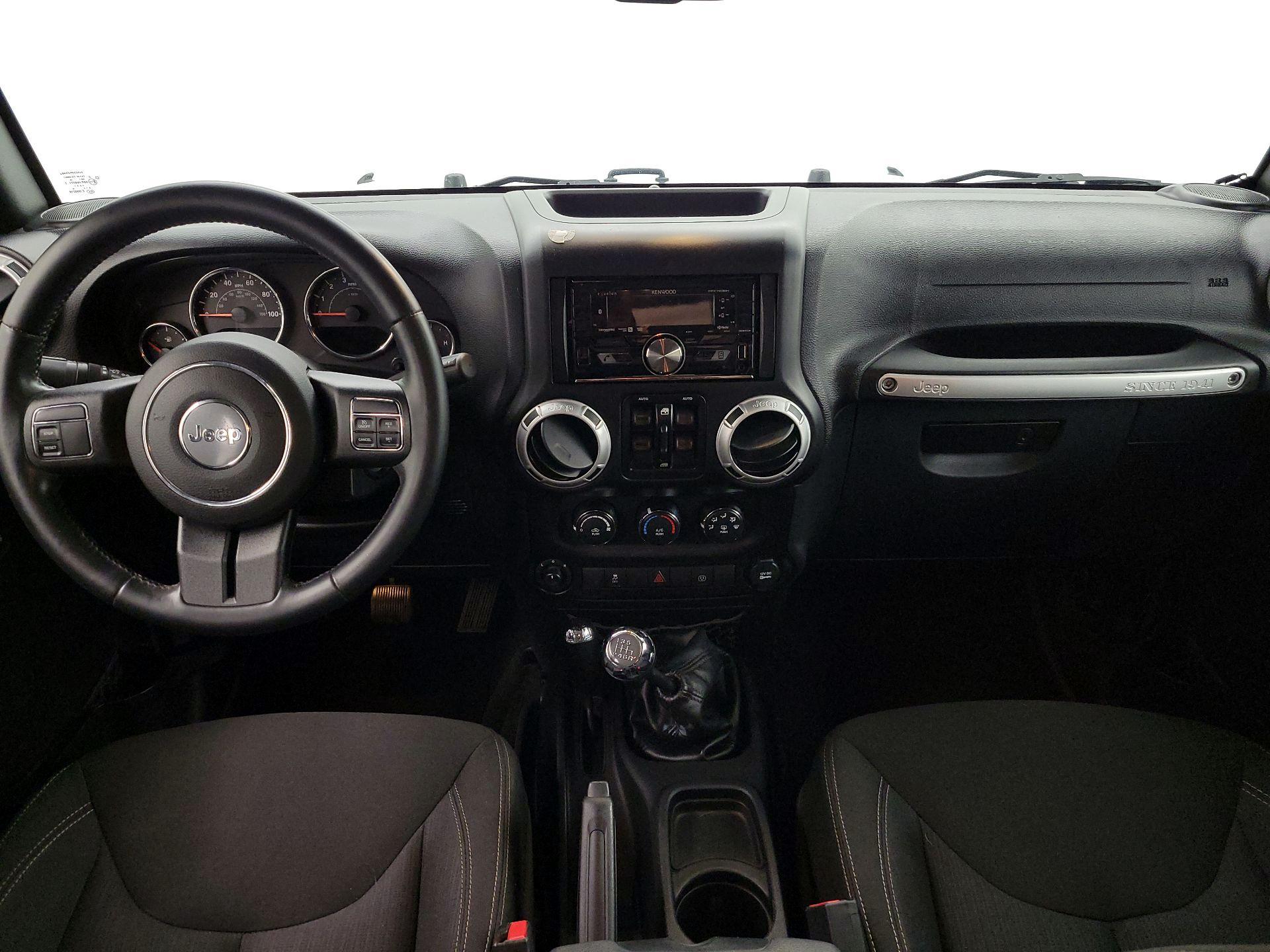 Thumbnail: 2016 Jeep Wrangler - 9