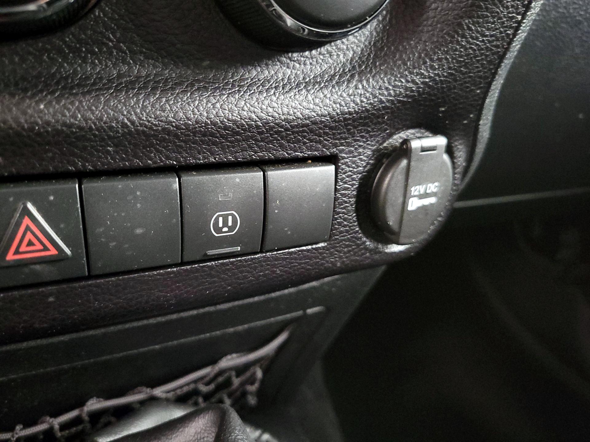 Thumbnail: 2016 Jeep Wrangler - 16