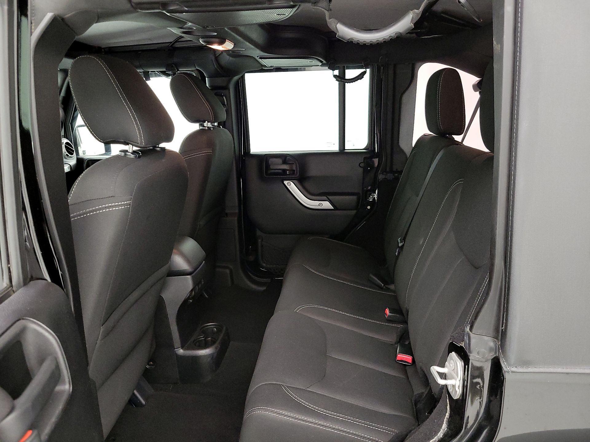 Thumbnail: 2016 Jeep Wrangler - 17