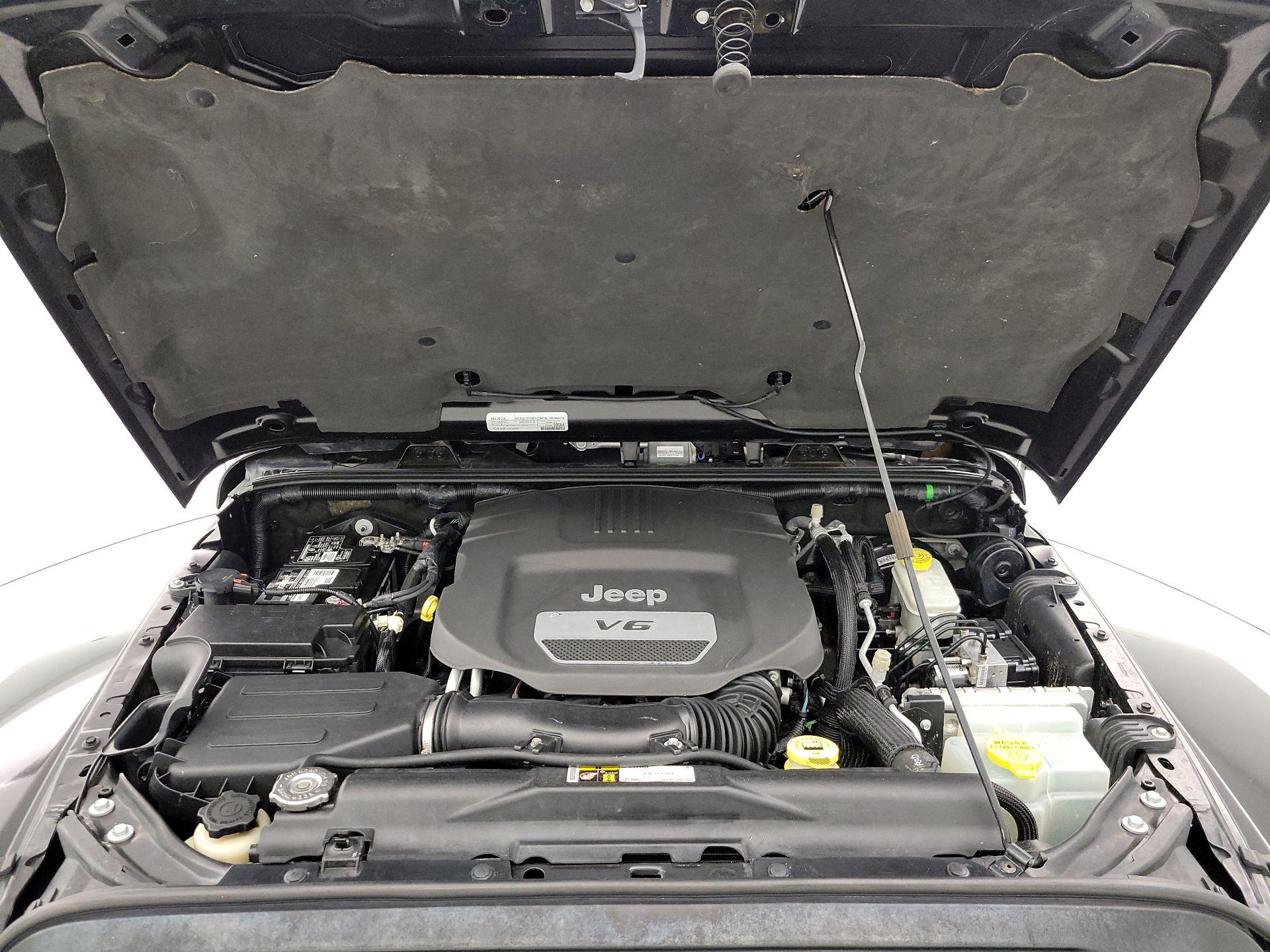 Thumbnail: 2016 Jeep Wrangler - 19