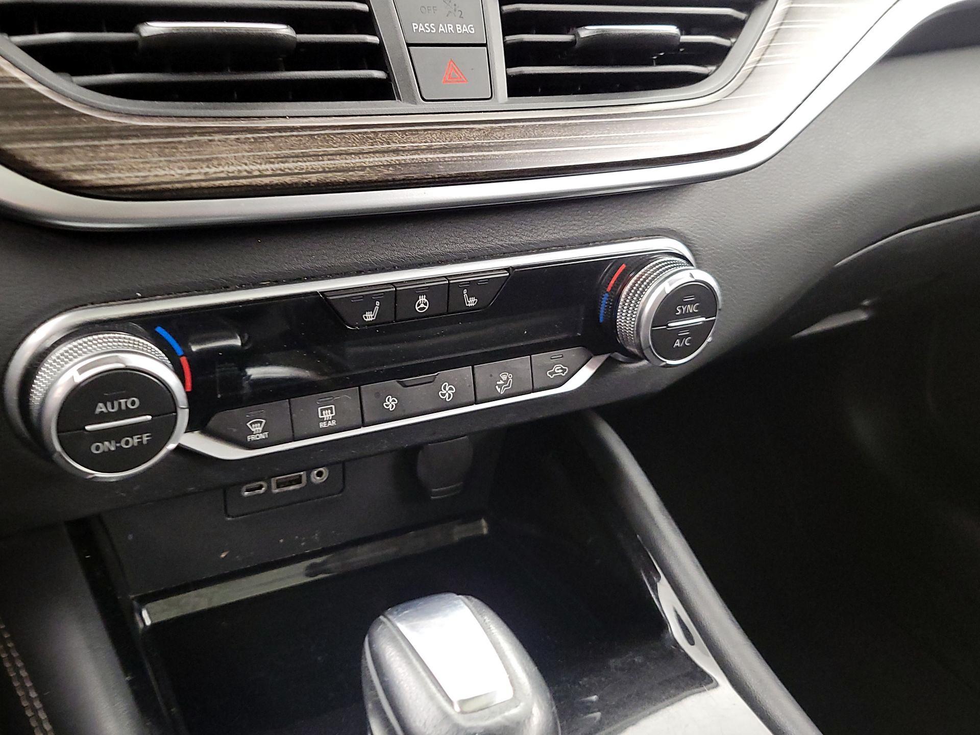 Thumbnail: 2020 Nissan Altima - 17