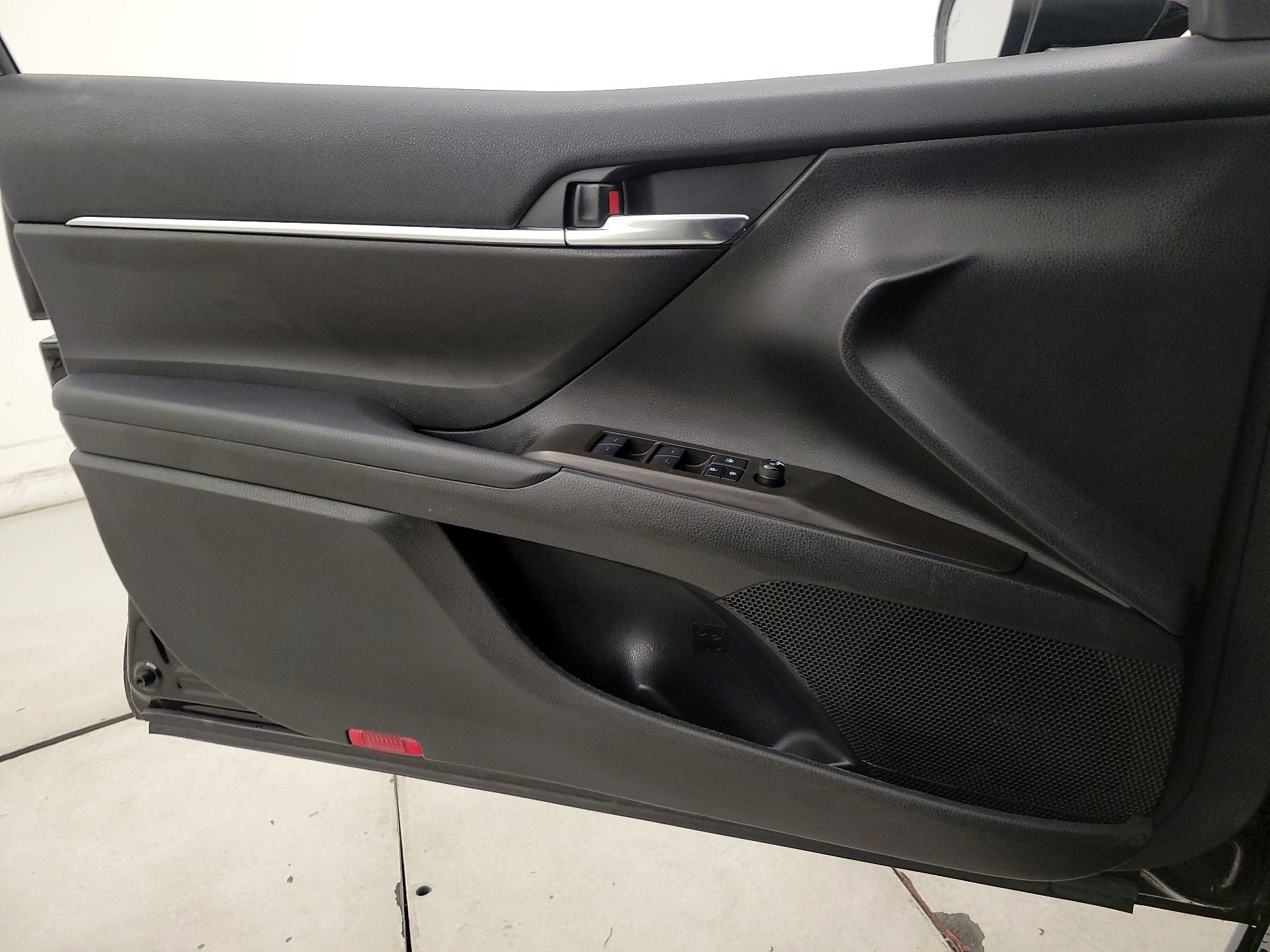 Thumbnail: 2022 Toyota Camry - 12