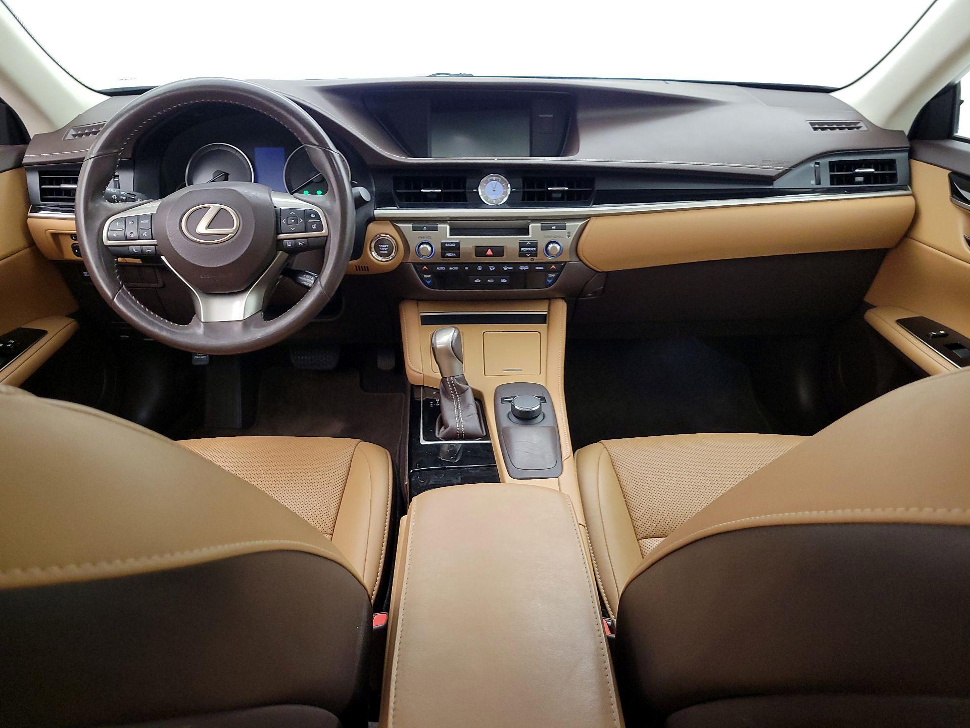 Thumbnail: 2018 Lexus ES - 9