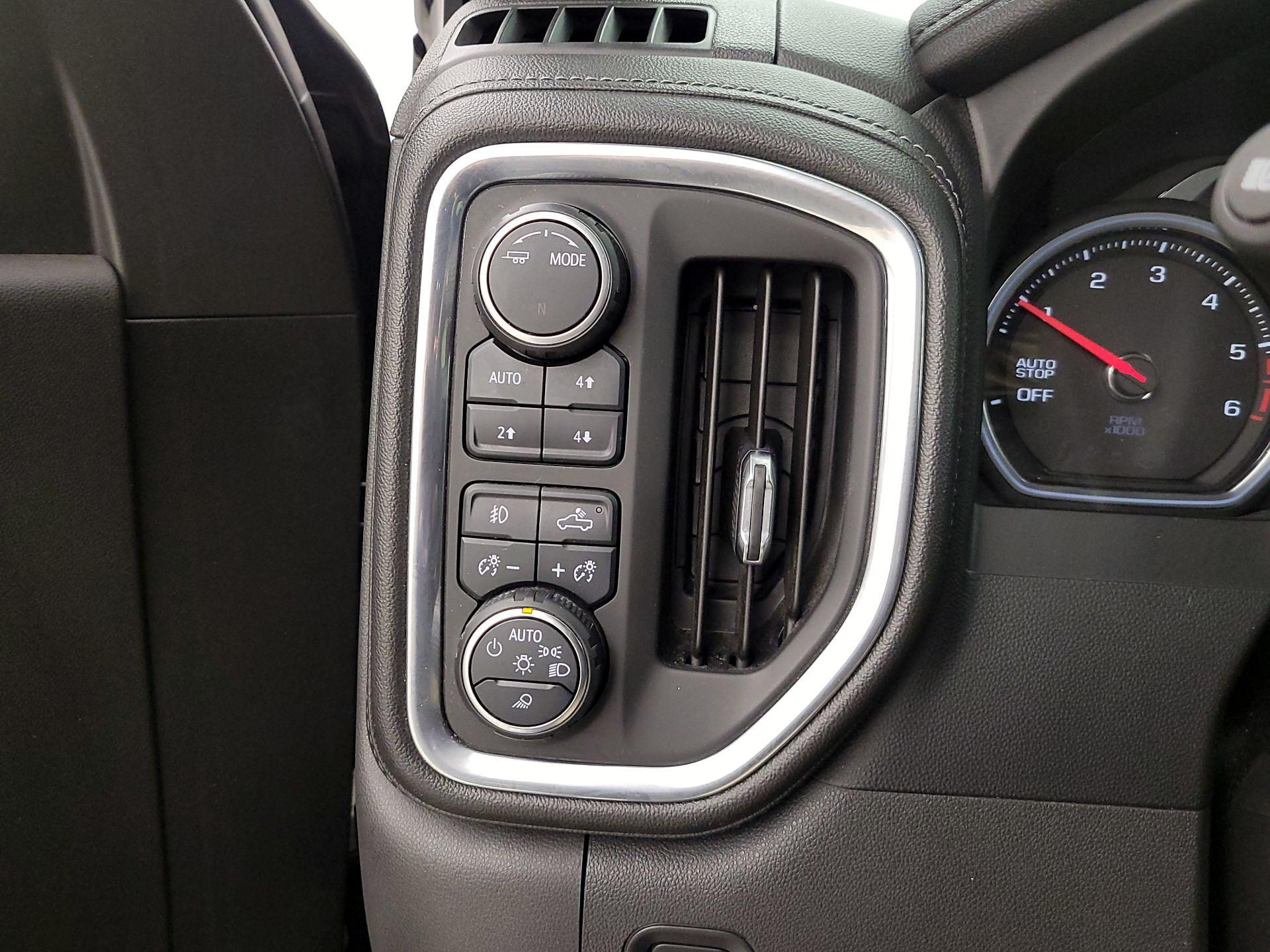 Thumbnail: 2020 Chevrolet Silverado 1500 - 13