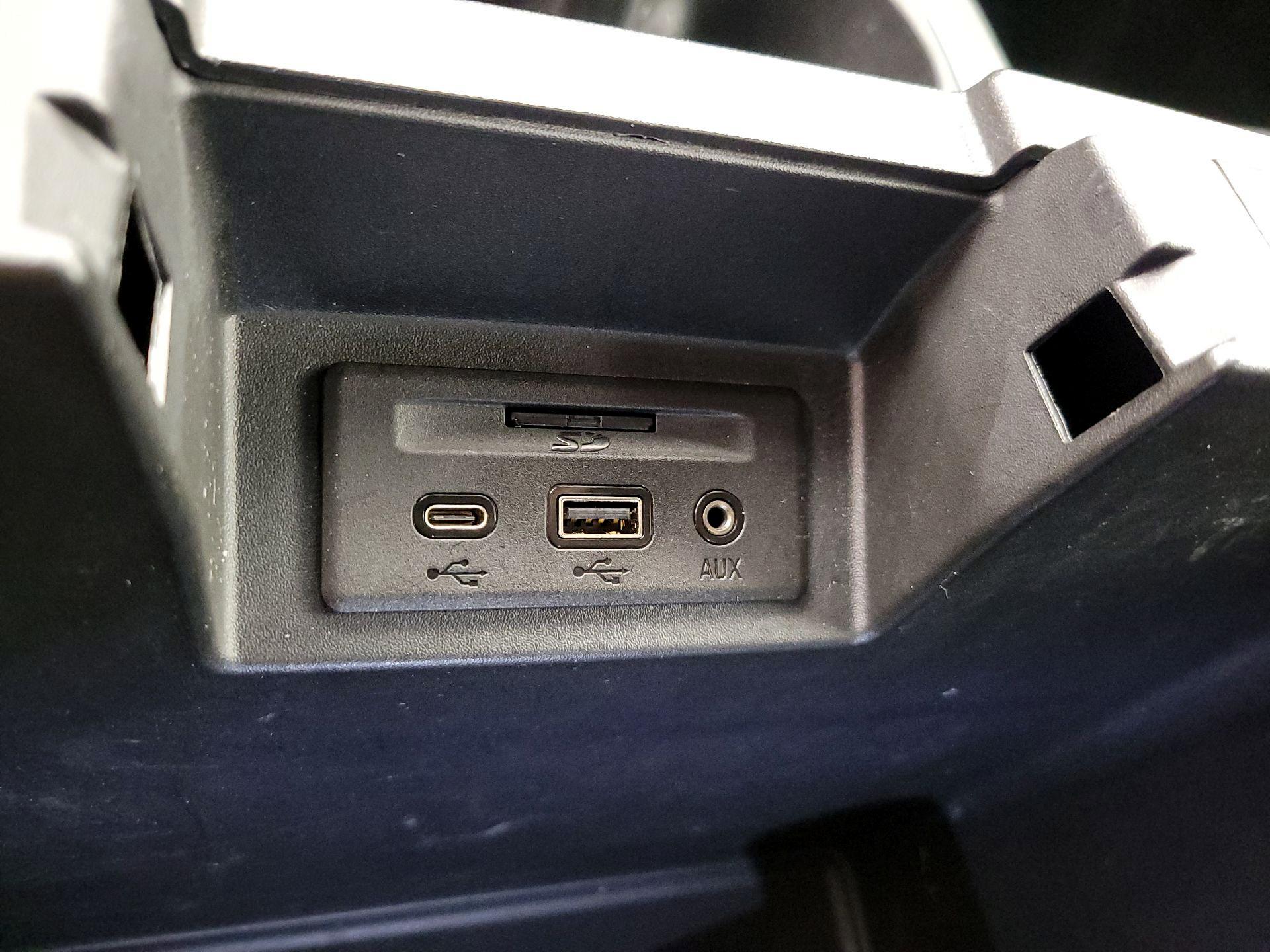 Thumbnail: 2020 Chevrolet Silverado 1500 - 19