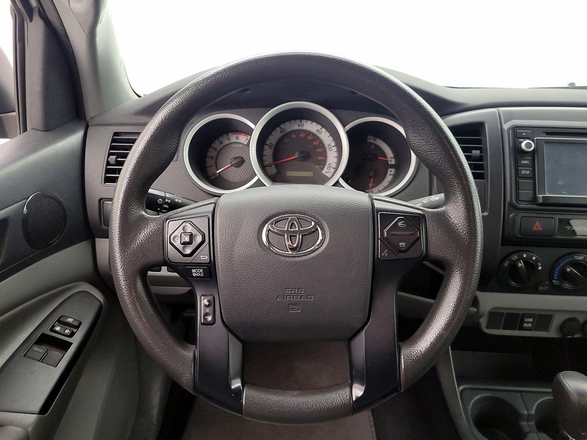 Thumbnail: 2015 Toyota Tacoma - 10