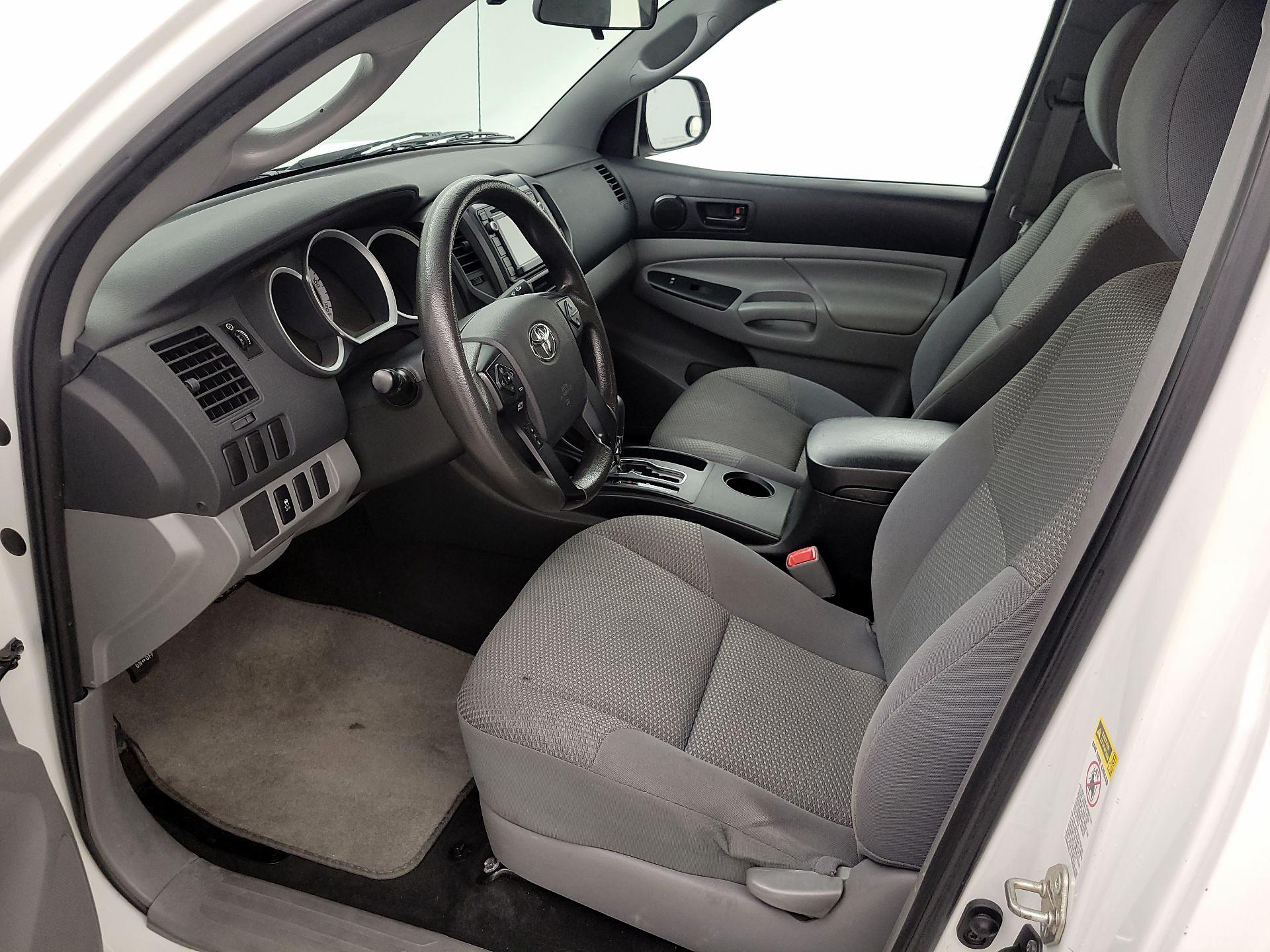 Thumbnail: 2015 Toyota Tacoma - 11