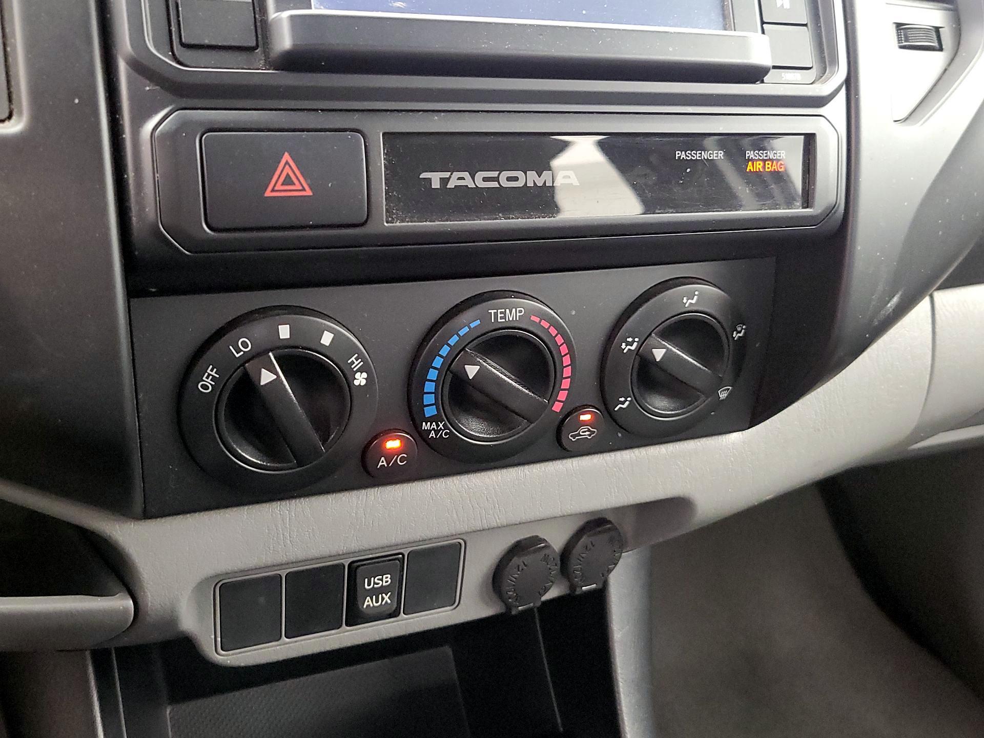 Thumbnail: 2015 Toyota Tacoma - 15