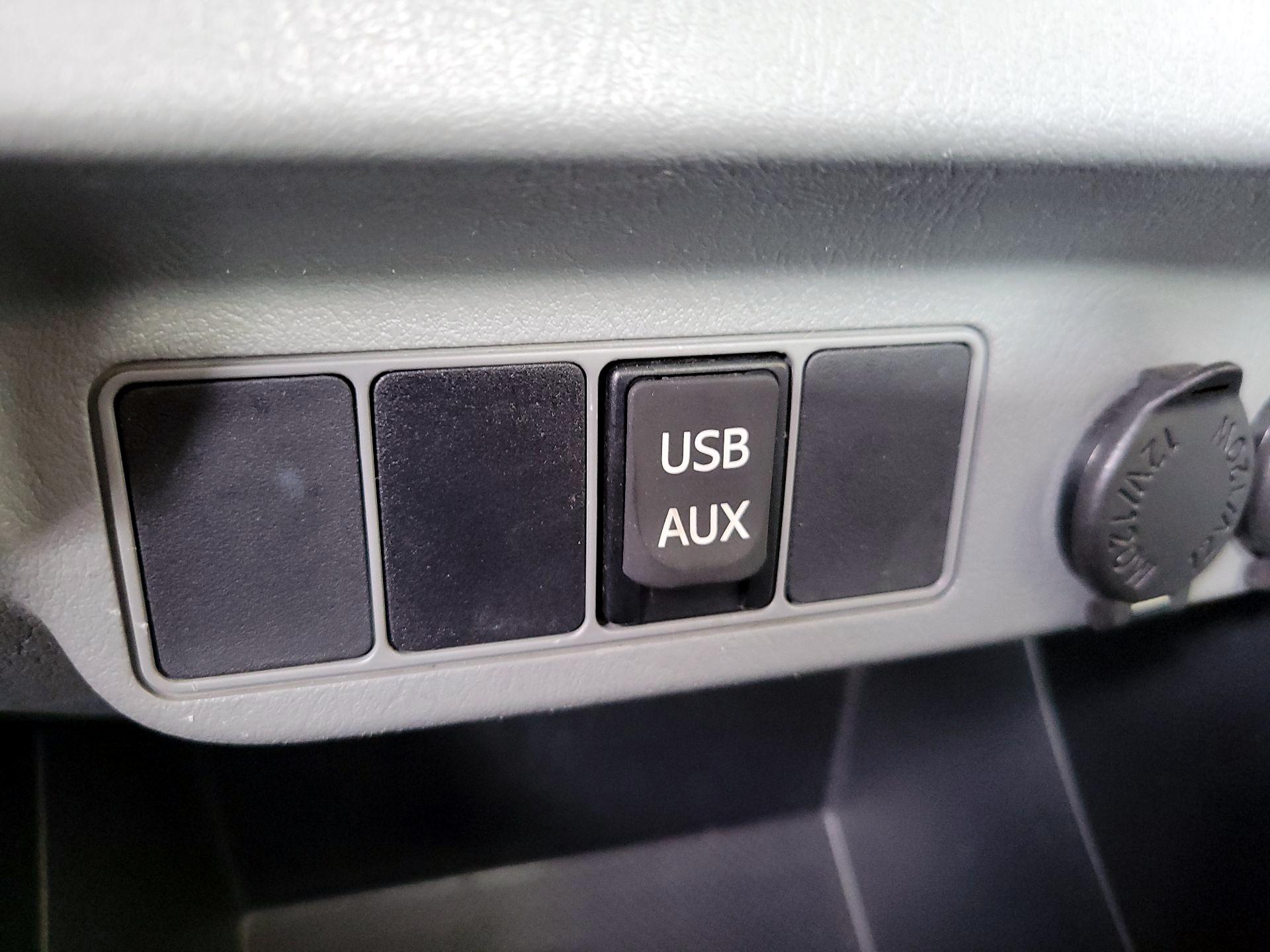 Thumbnail: 2015 Toyota Tacoma - 17