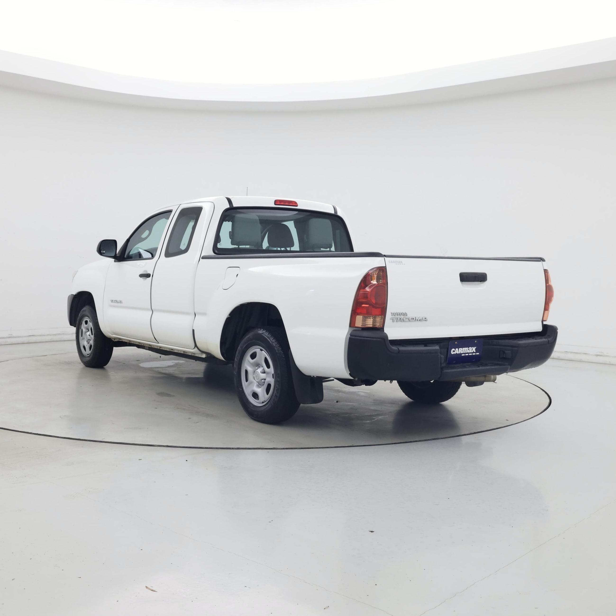 Thumbnail: 2015 Toyota Tacoma - 2