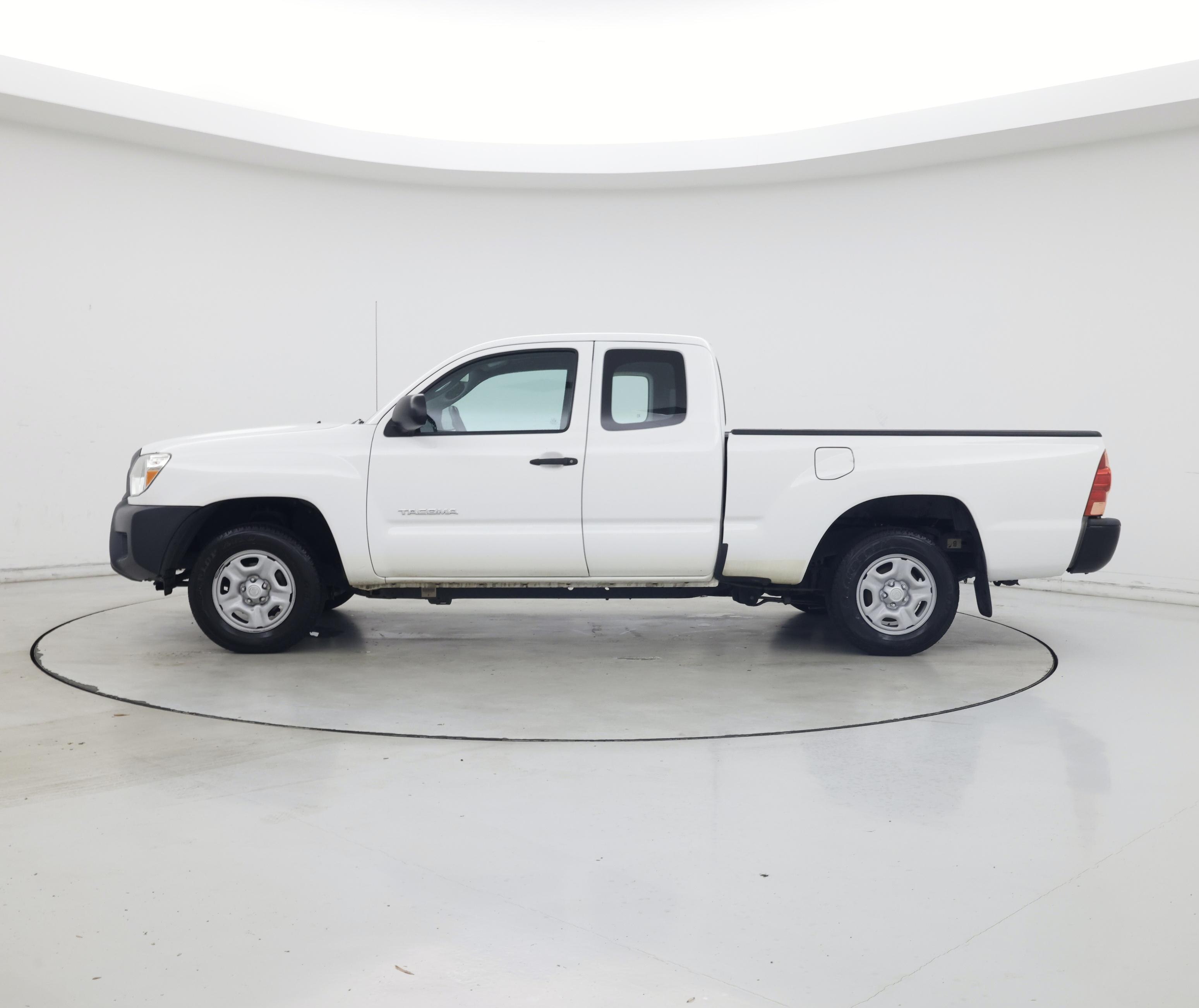 Thumbnail: 2015 Toyota Tacoma - 3