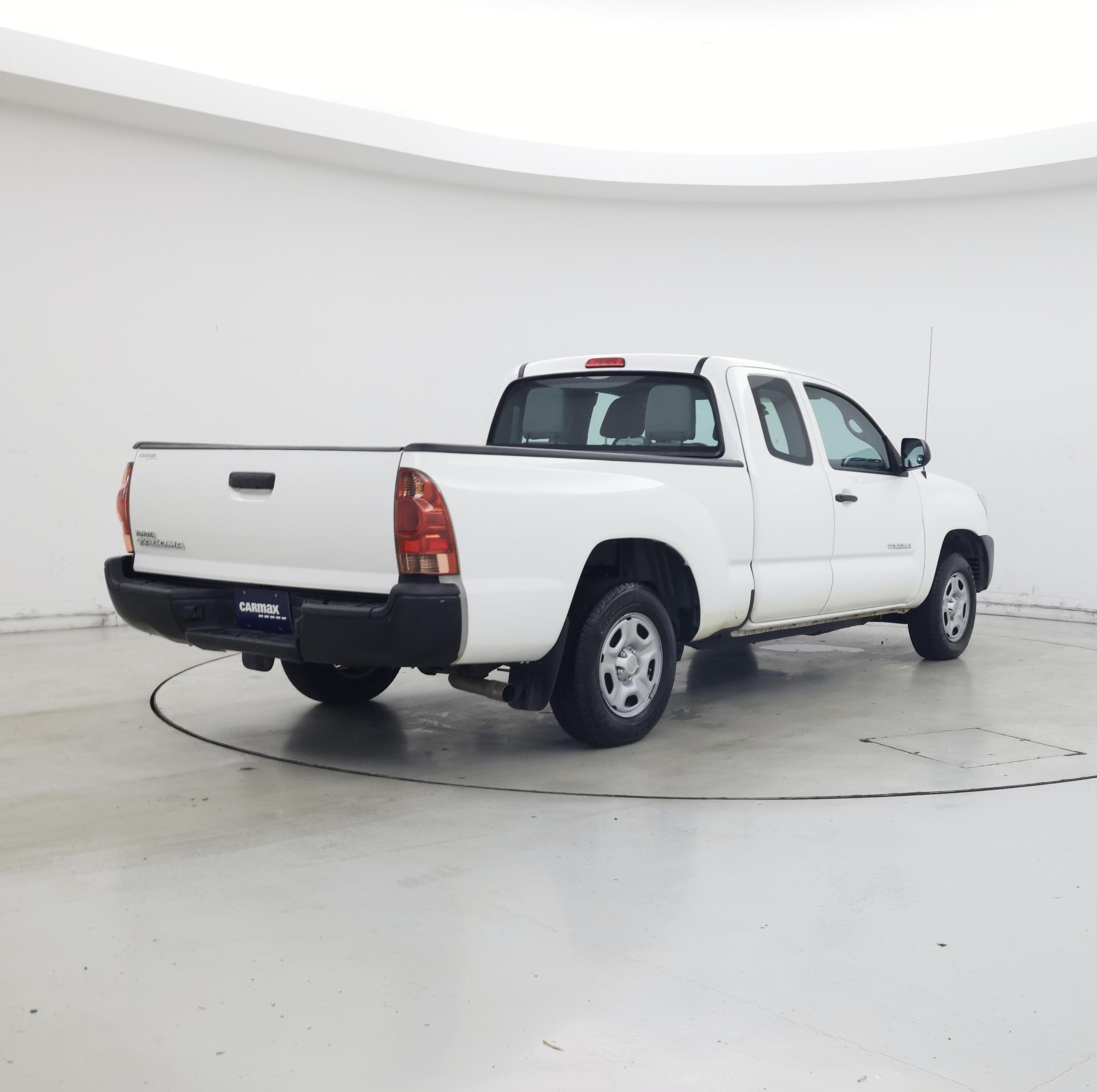 Thumbnail: 2015 Toyota Tacoma - 8