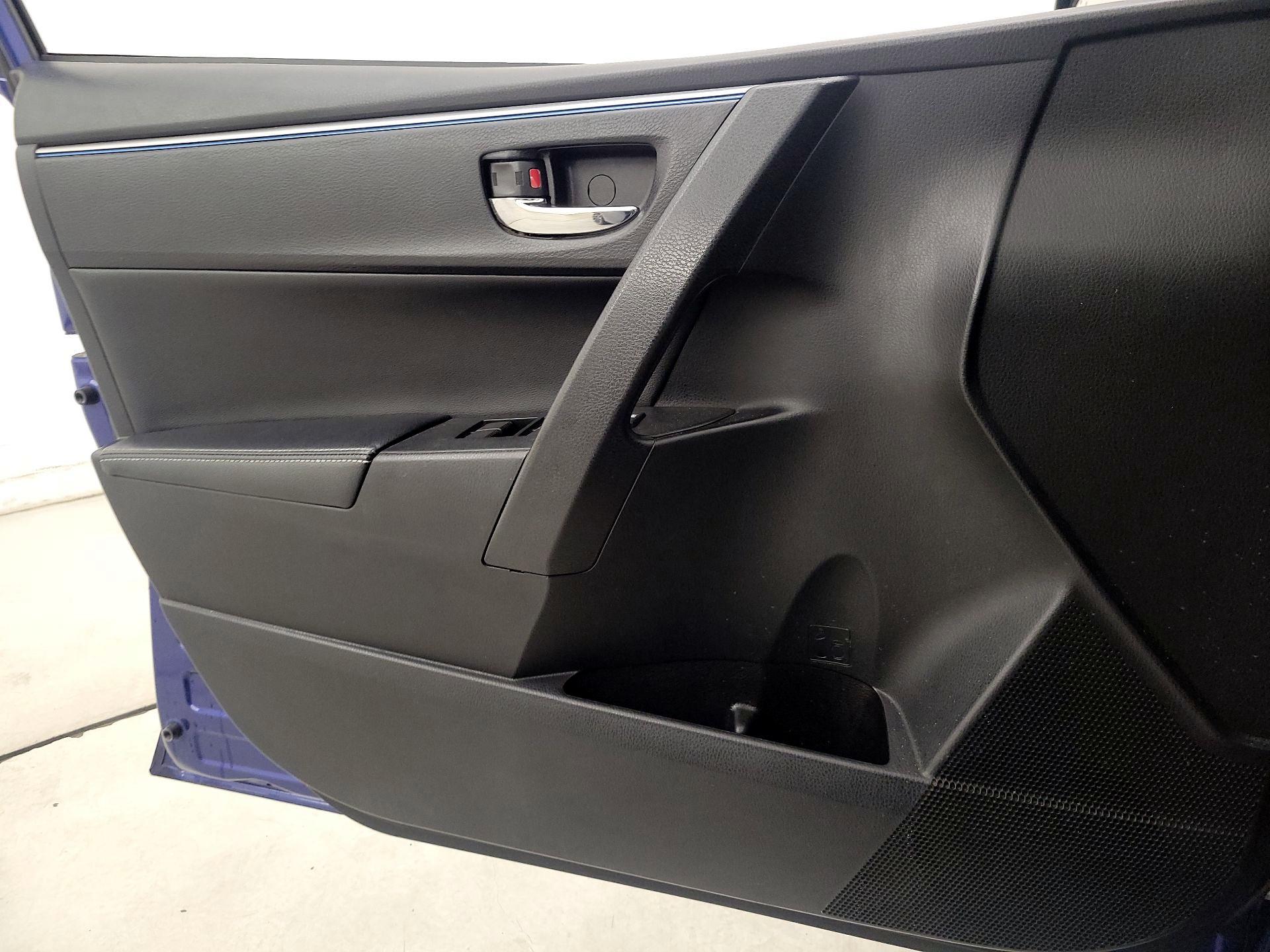 Thumbnail: 2014 Toyota Corolla - 12