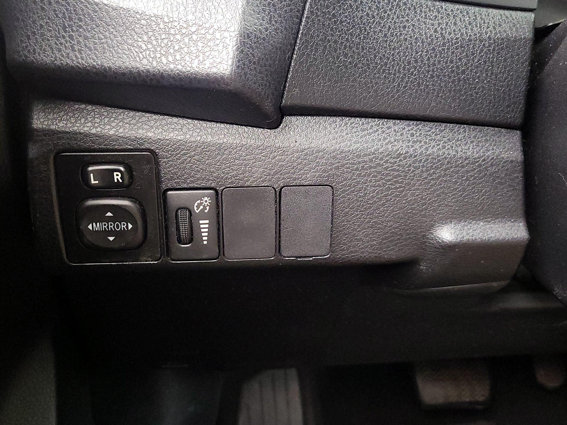 Thumbnail: 2014 Toyota Corolla - 13