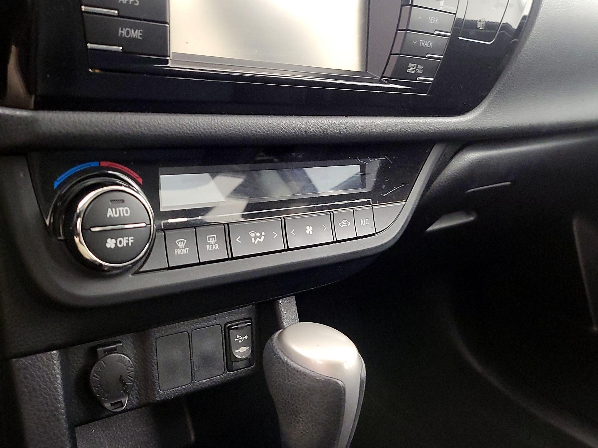 Thumbnail: 2014 Toyota Corolla - 17