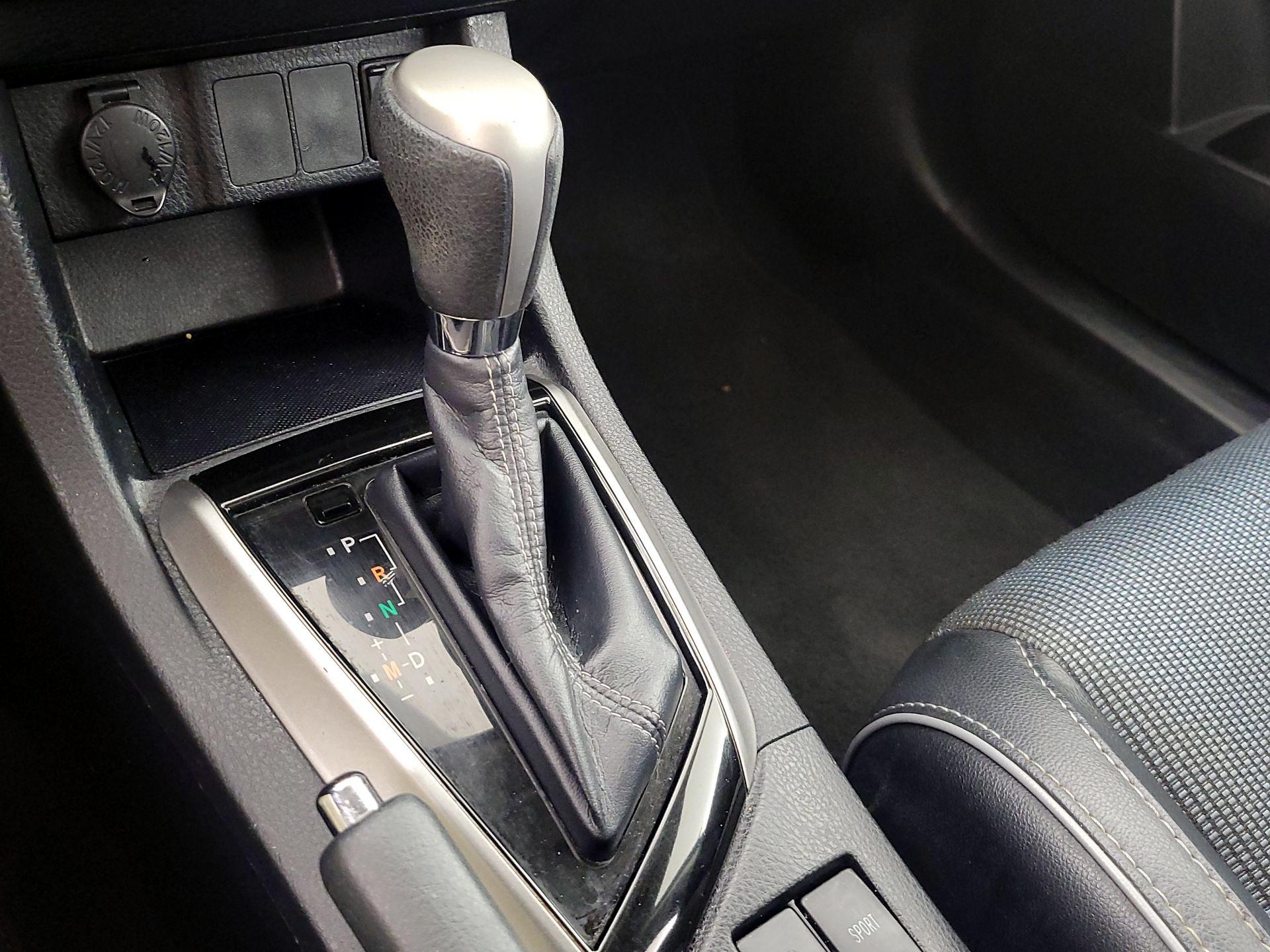 Thumbnail: 2014 Toyota Corolla - 18