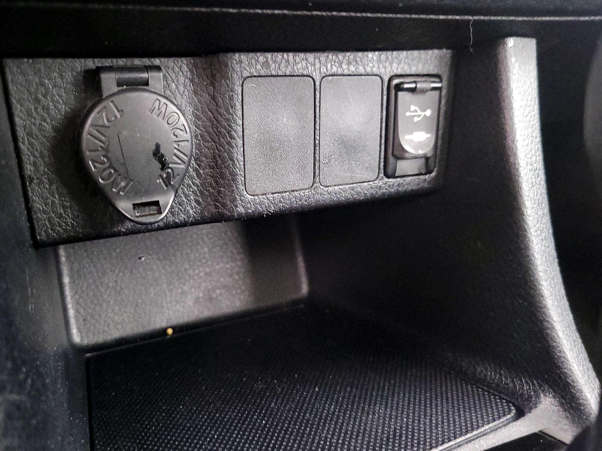 Thumbnail: 2014 Toyota Corolla - 19