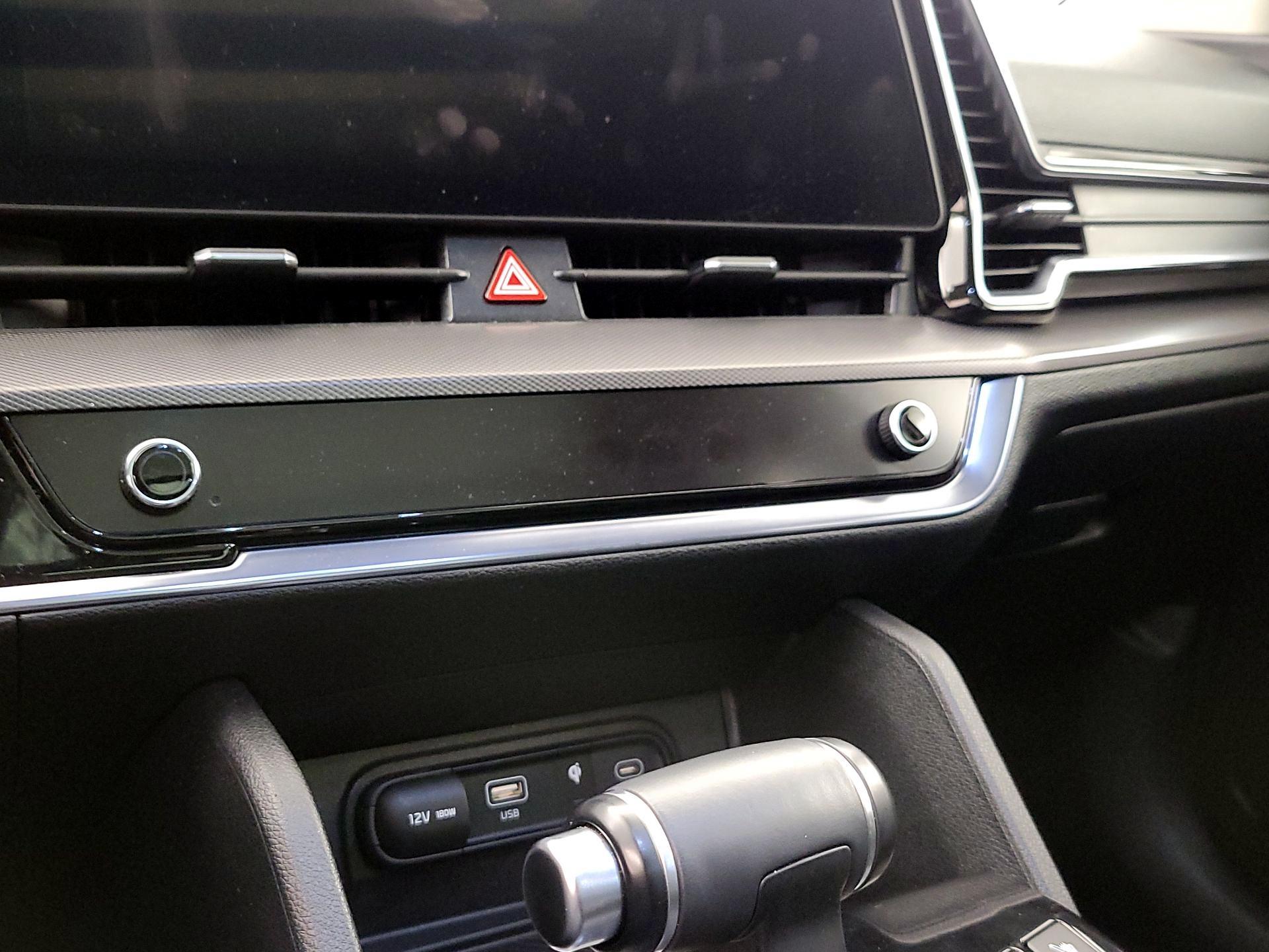 Thumbnail: 2023 Kia Sportage - 17