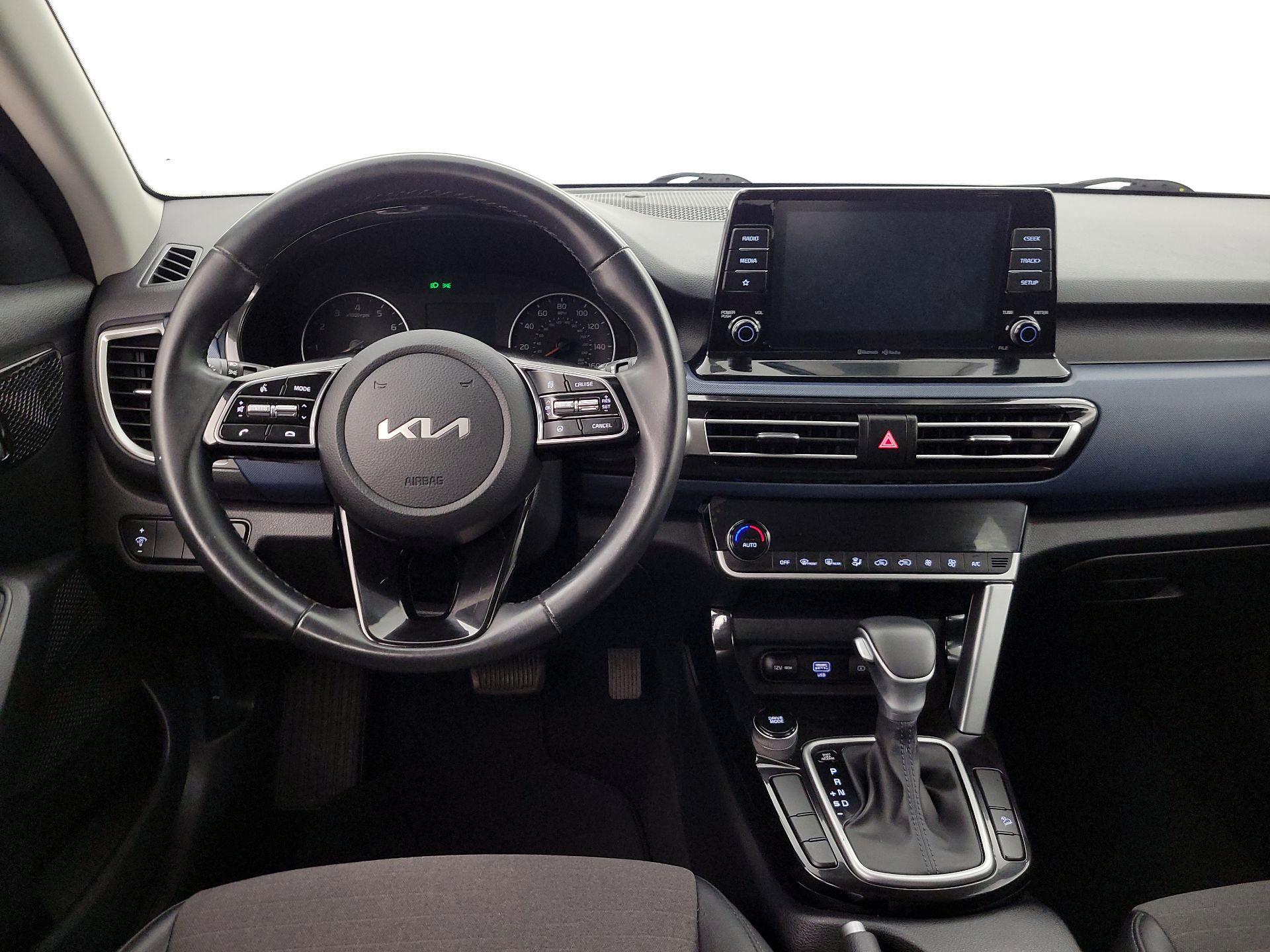 Thumbnail: 2023 Kia Seltos - 10