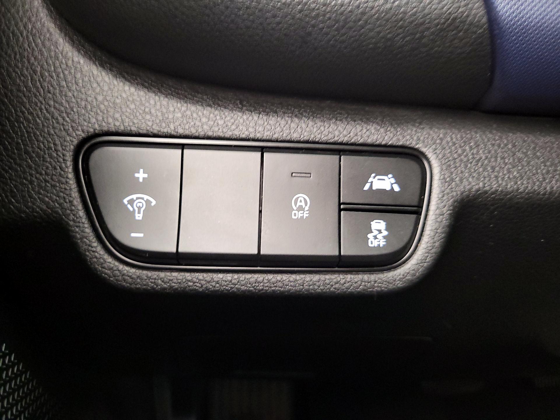 Thumbnail: 2023 Kia Seltos - 13