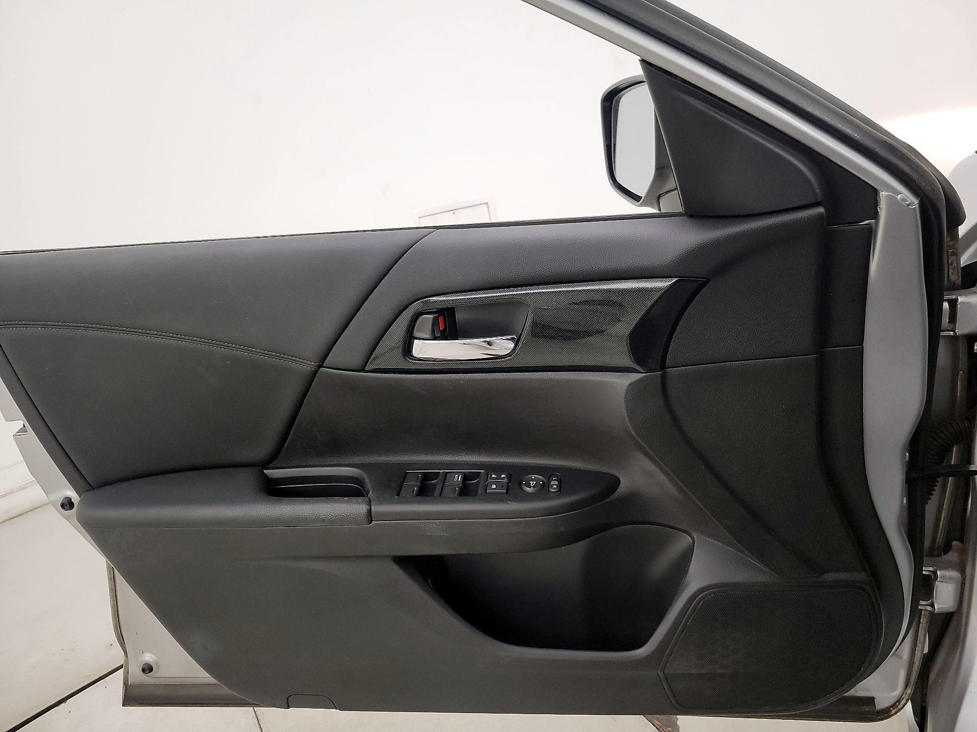 Thumbnail: 2015 Honda Accord - 12