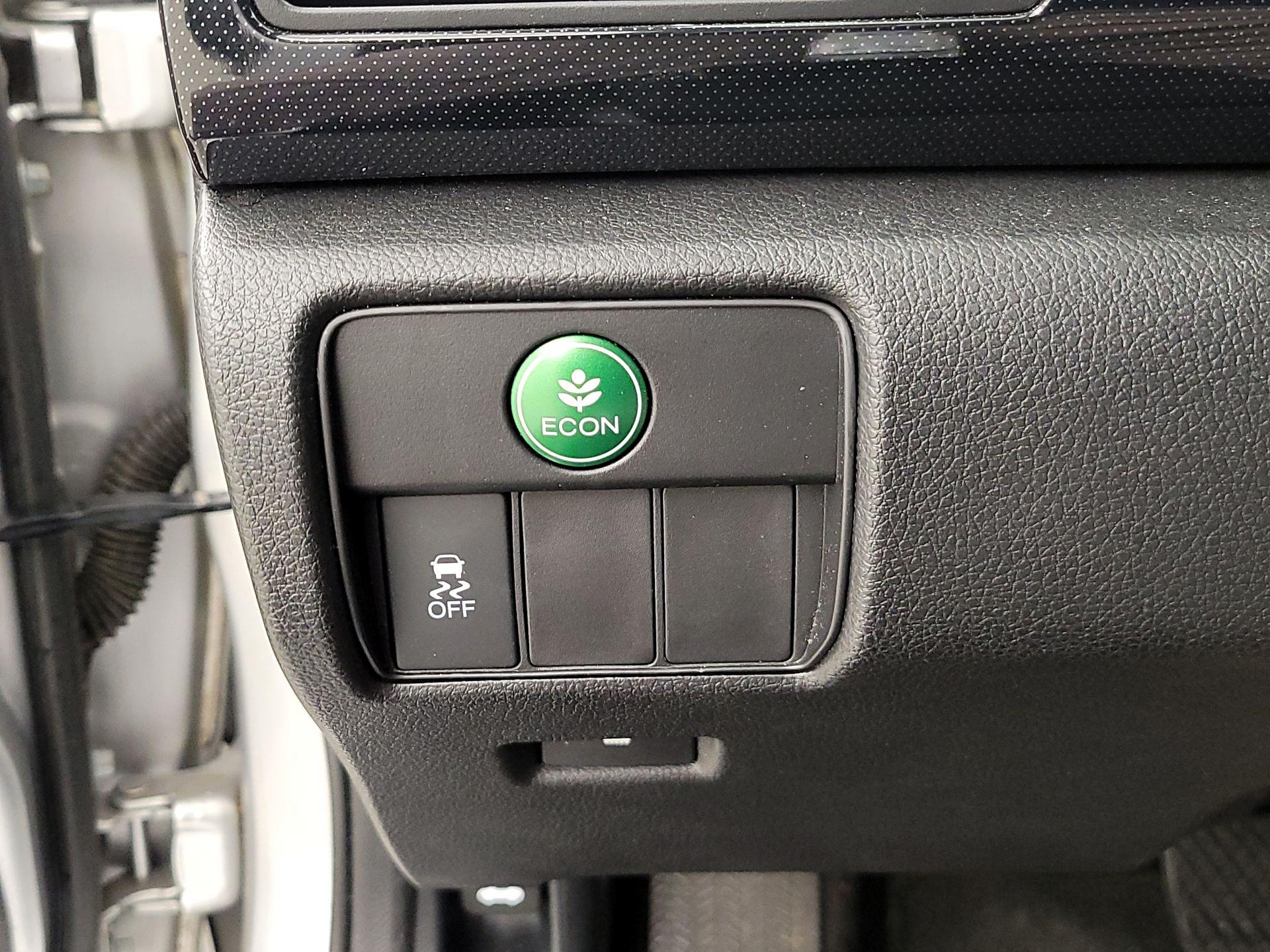 Thumbnail: 2015 Honda Accord - 13