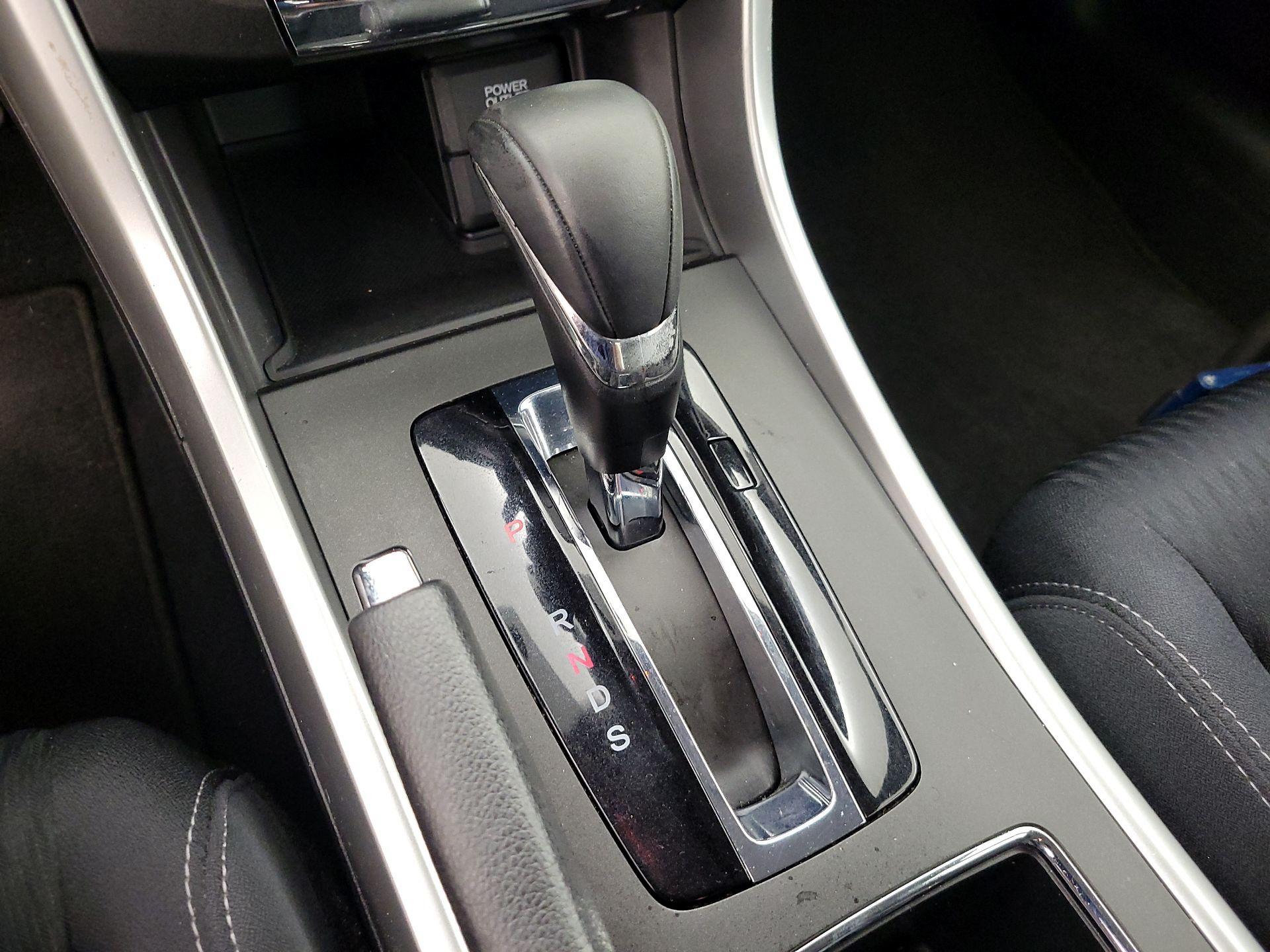 Thumbnail: 2015 Honda Accord - 17