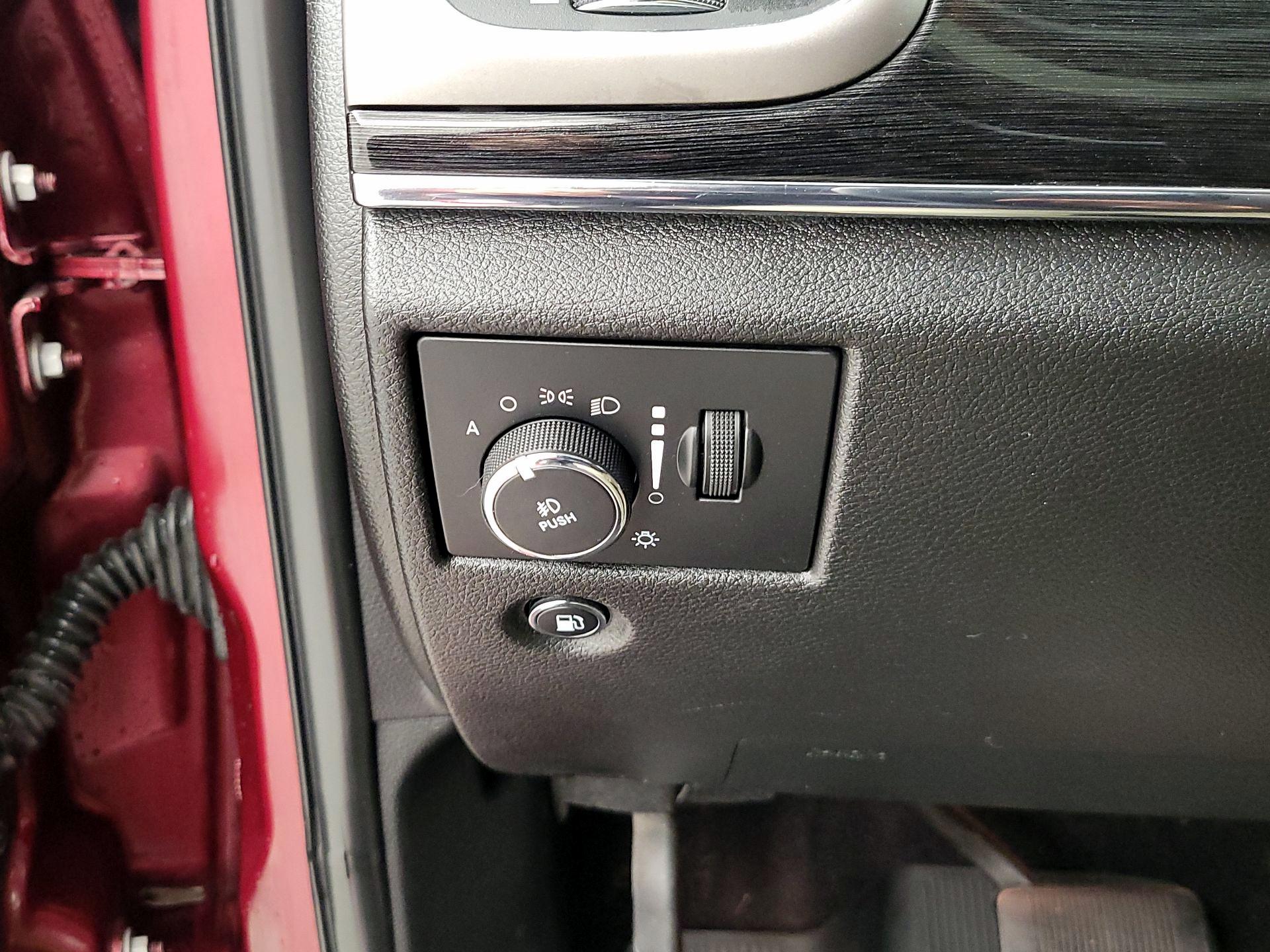 Thumbnail: 2017 Jeep Grand Cherokee - 13