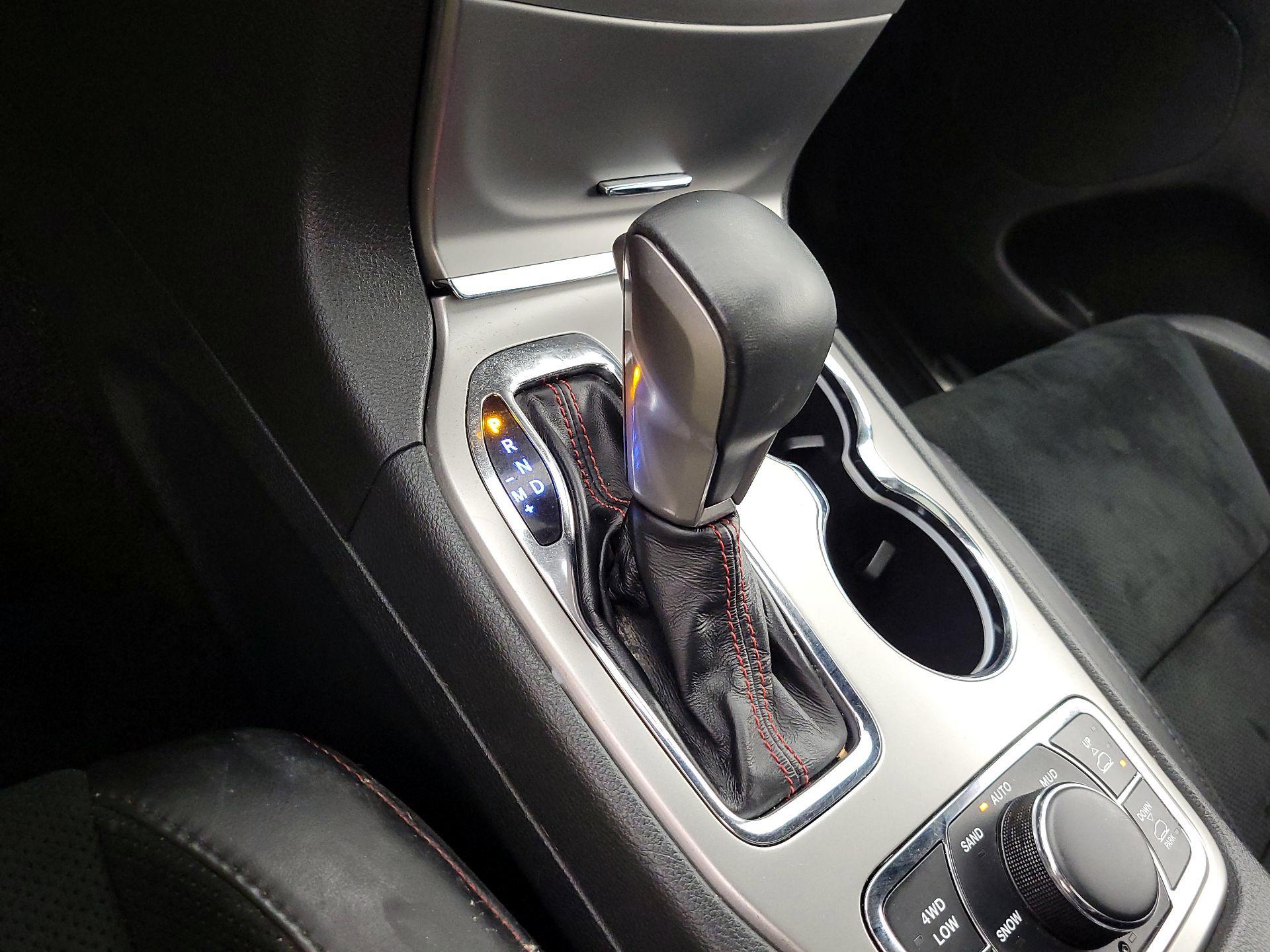 Thumbnail: 2017 Jeep Grand Cherokee - 18