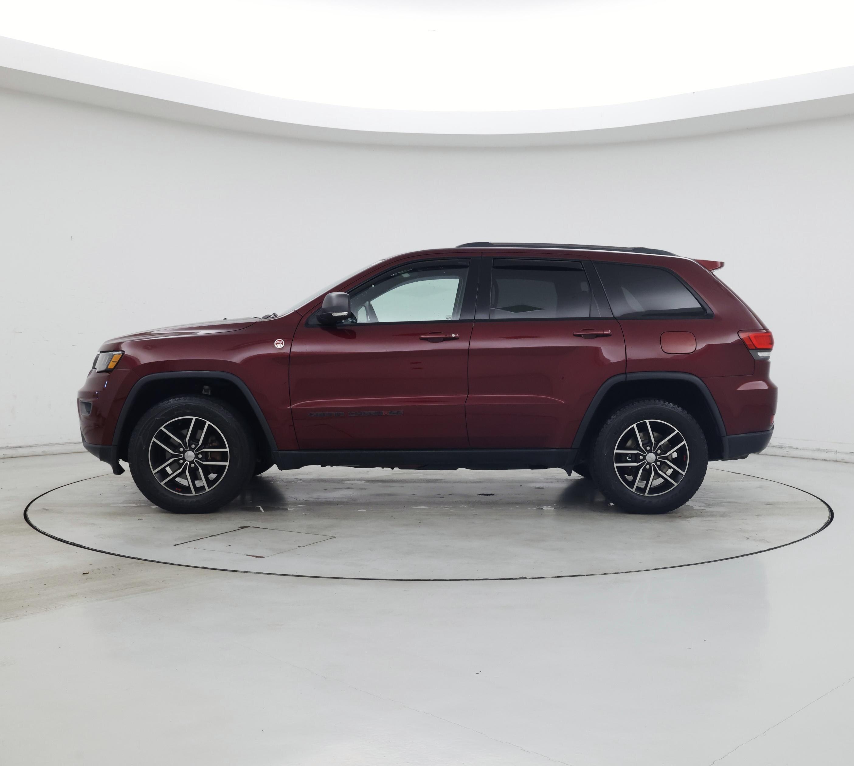 Thumbnail: 2017 Jeep Grand Cherokee - 3