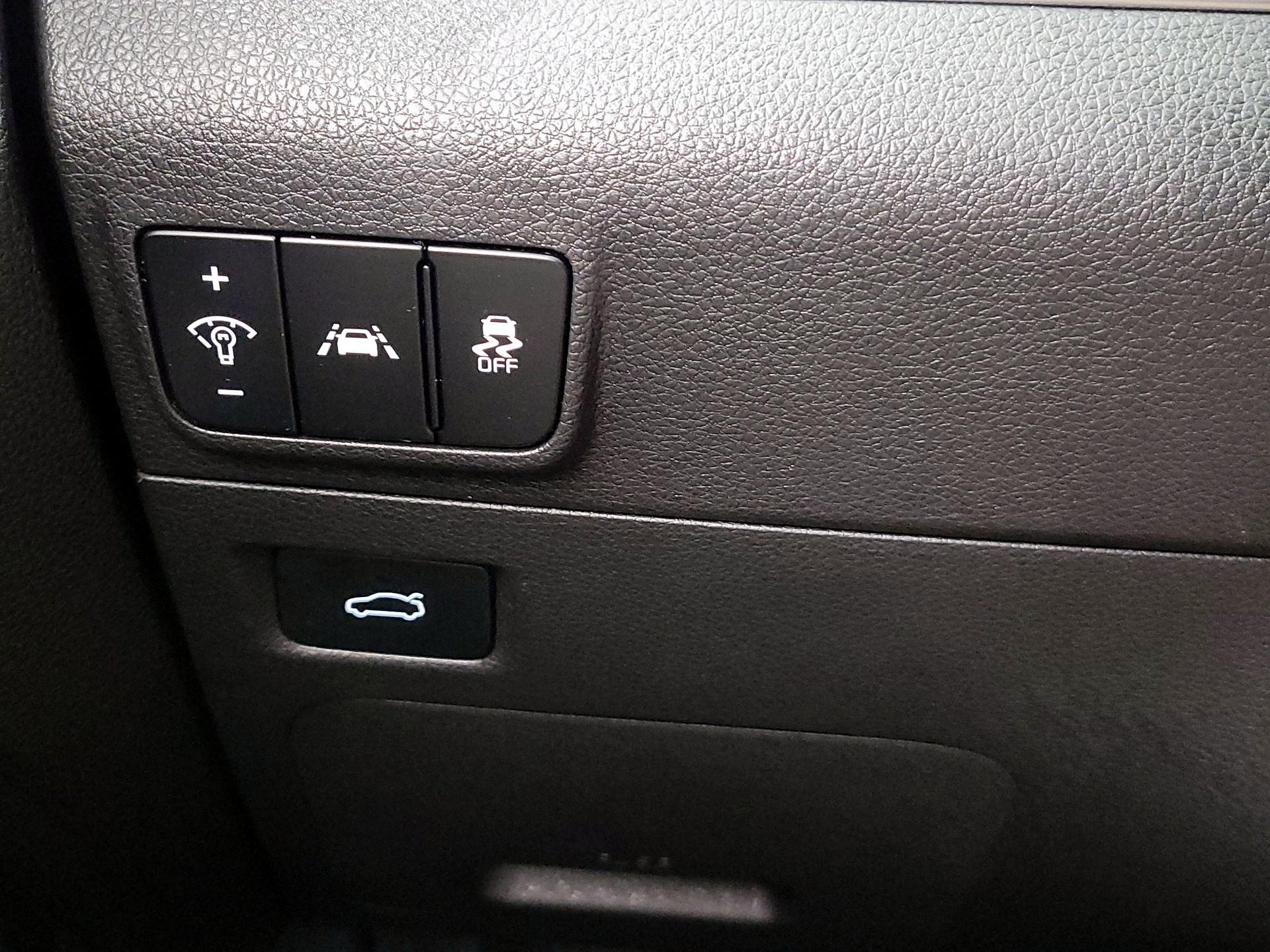 Thumbnail: 2023 Kia K5 - 13