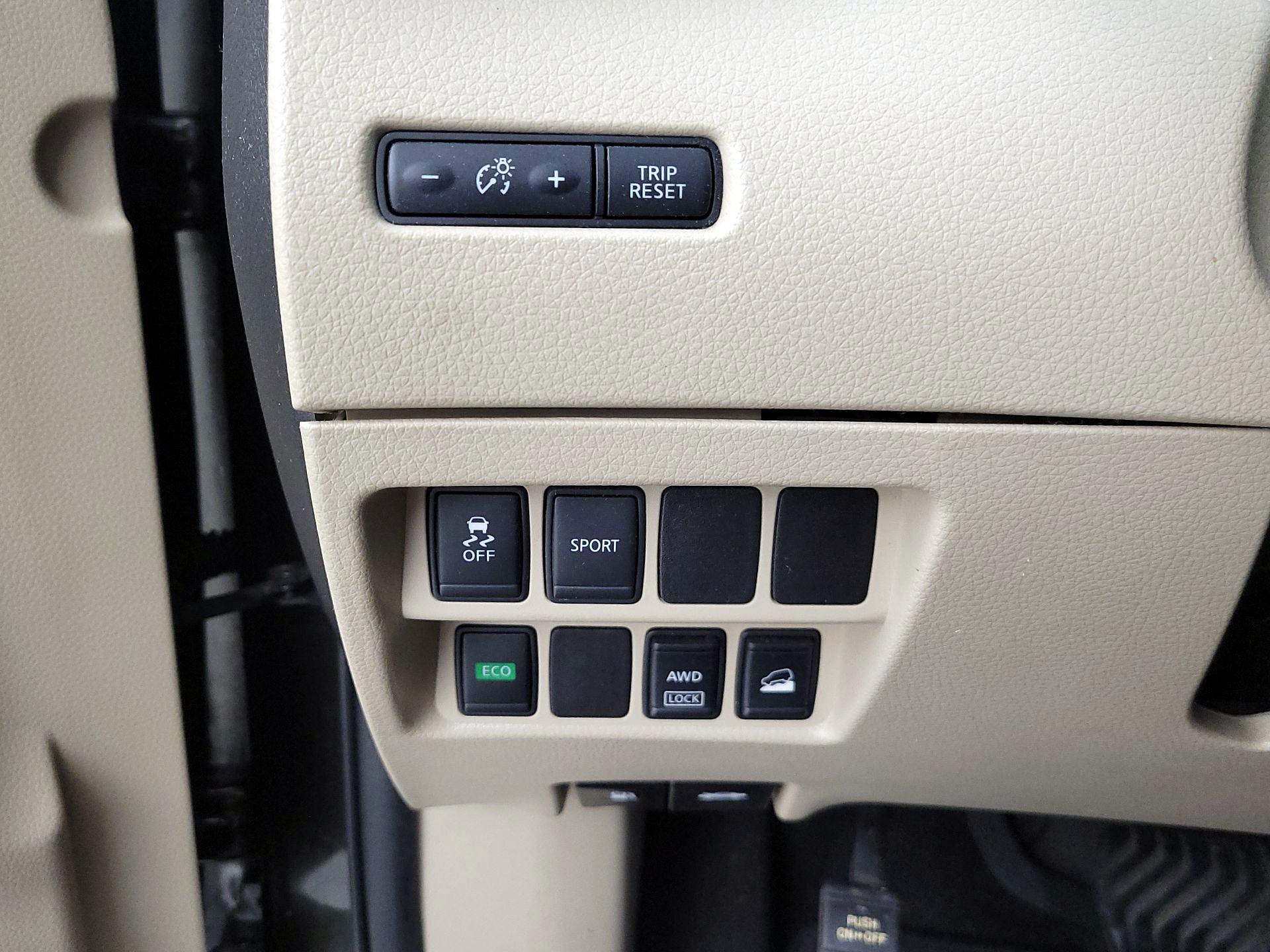 Thumbnail: 2016 Nissan Rogue - 13