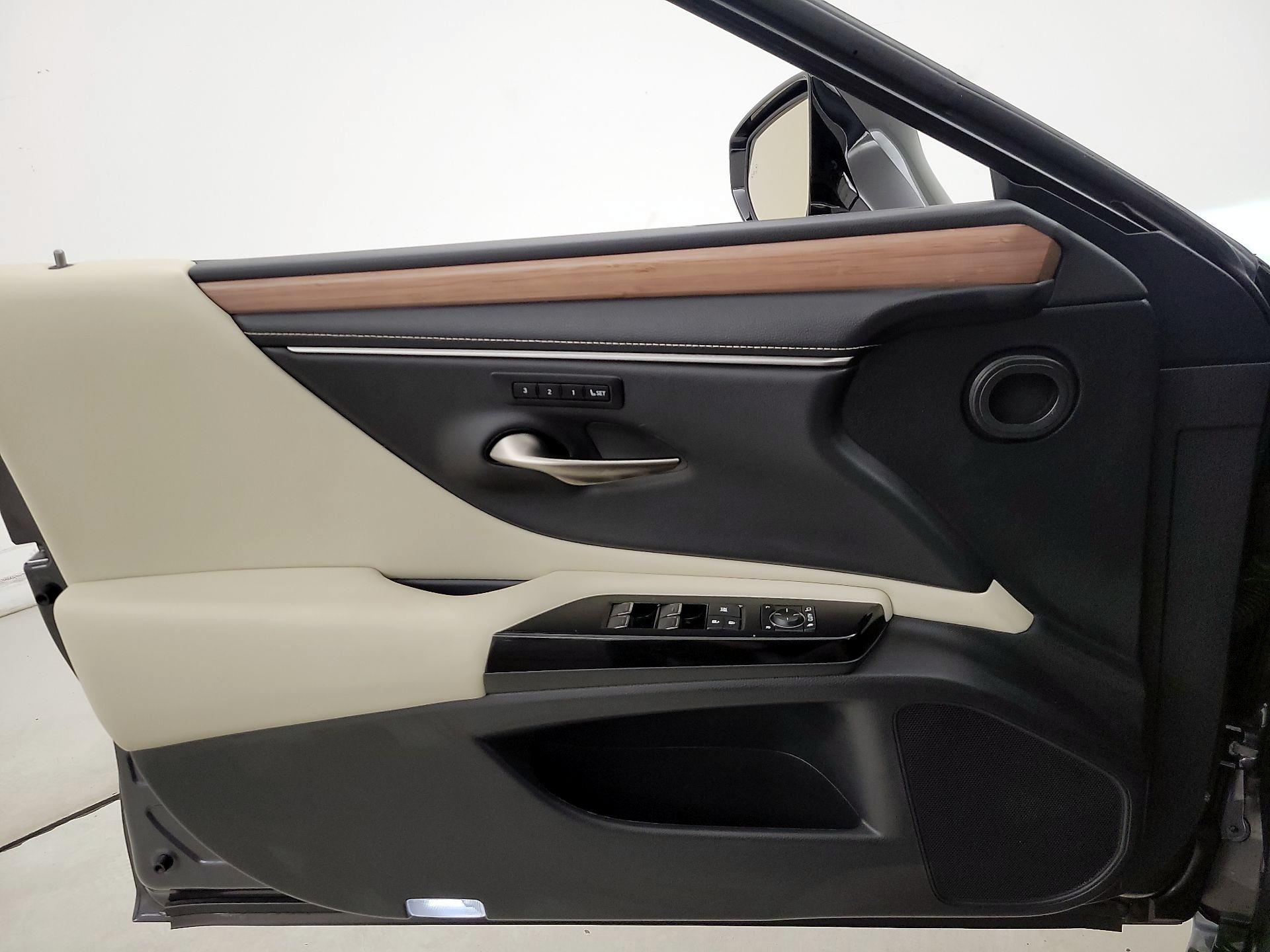 Thumbnail: 2024 Lexus ES - 12