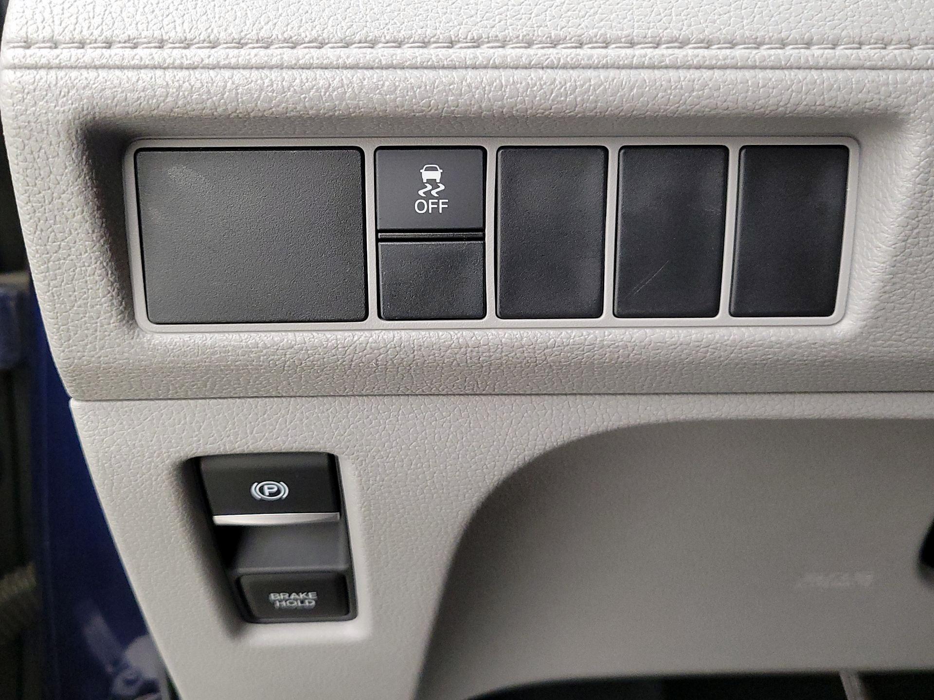 Thumbnail: 2019 Honda Odyssey - 13