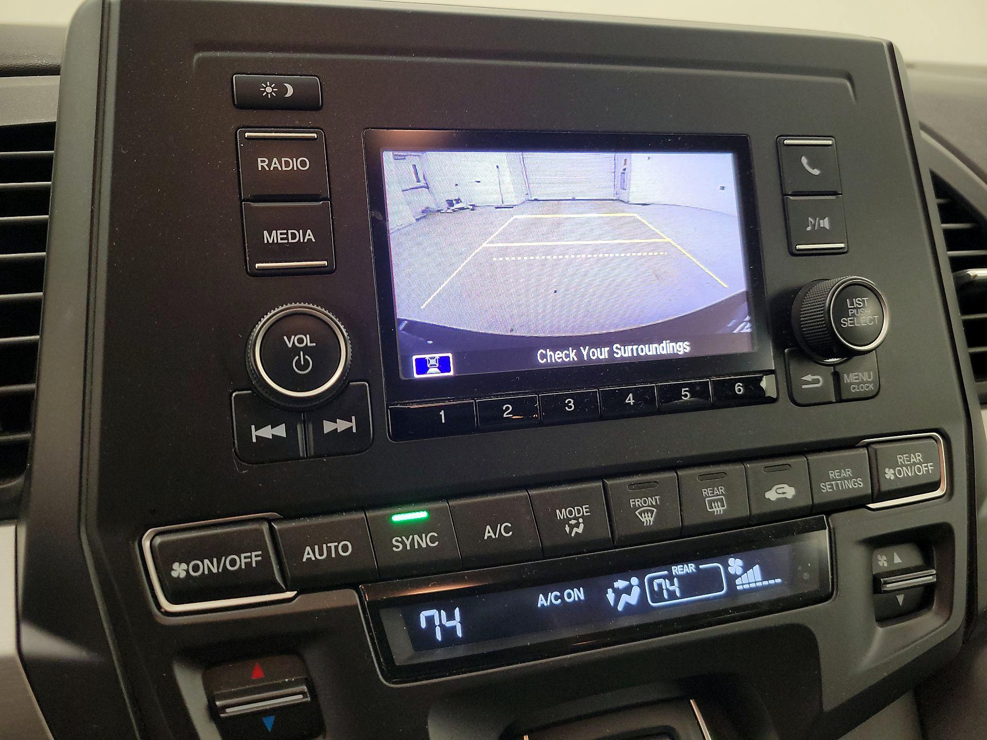 Thumbnail: 2019 Honda Odyssey - 14