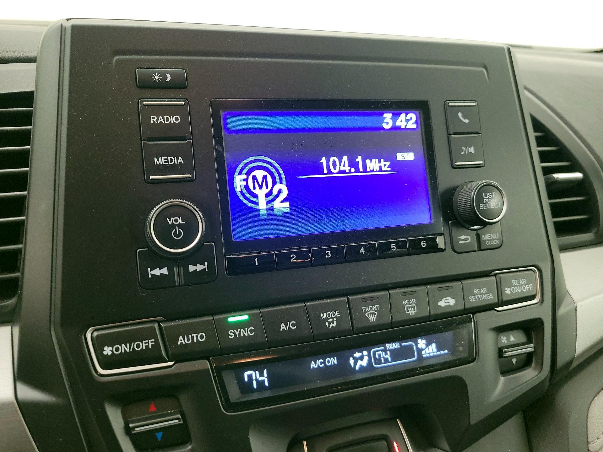 Thumbnail: 2019 Honda Odyssey - 15