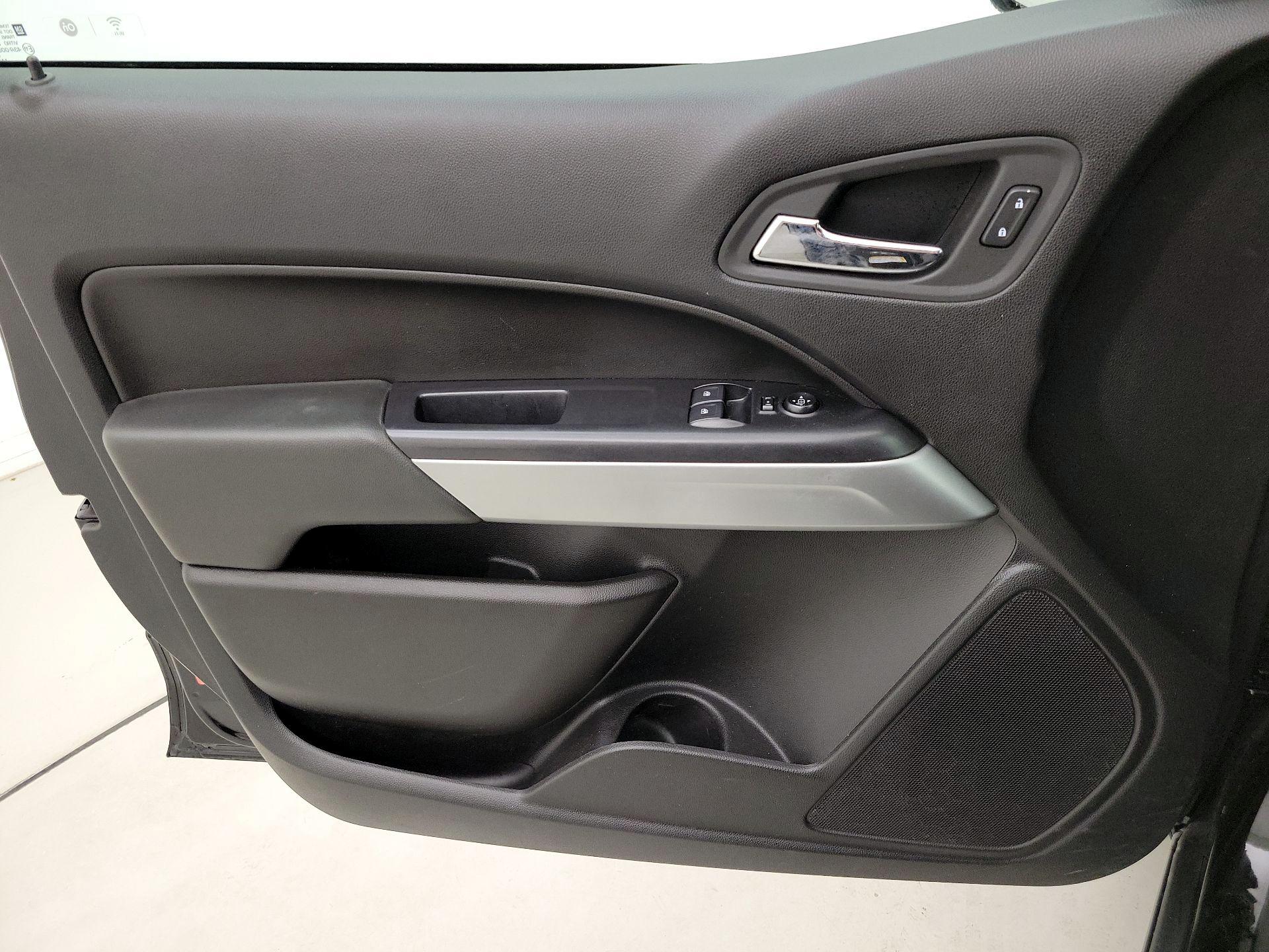 Thumbnail: 2022 Chevrolet Colorado - 12