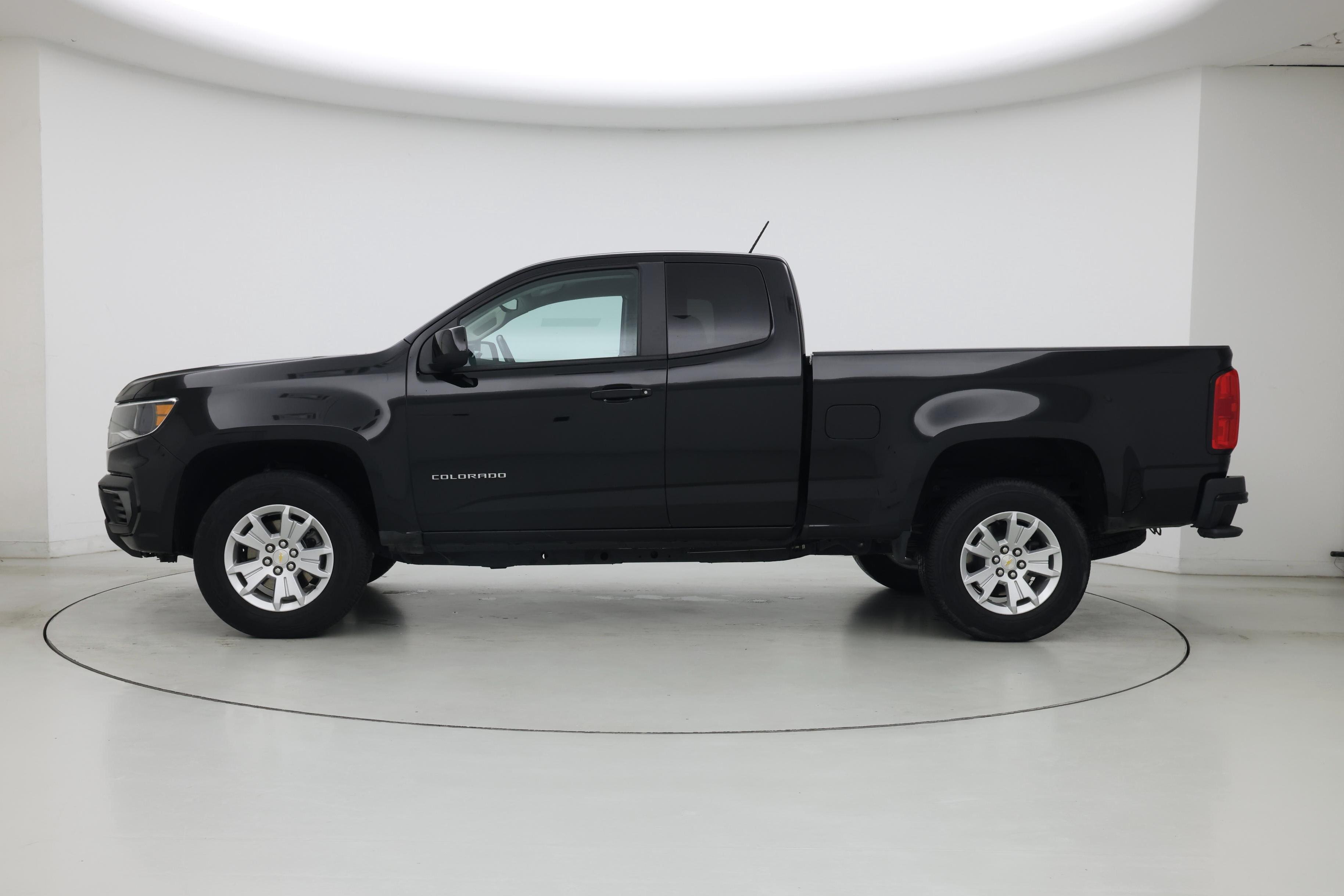 Thumbnail: 2022 Chevrolet Colorado - 3