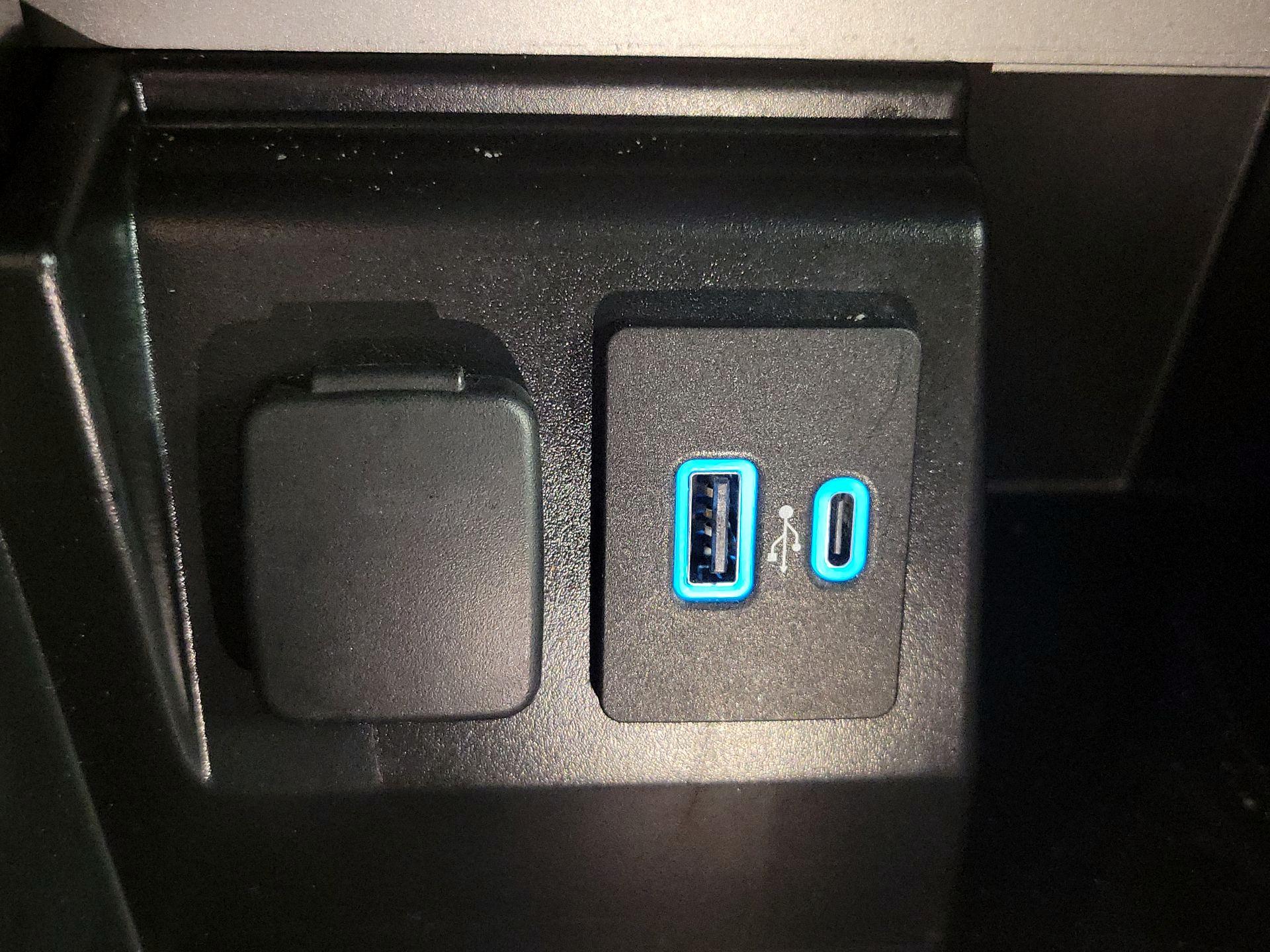 Thumbnail: 2024 Ford Explorer - 19