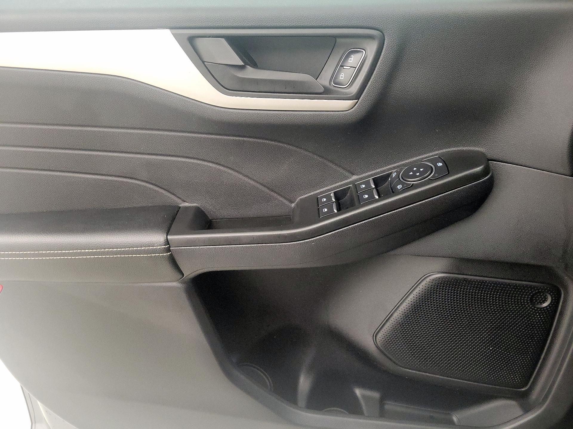 Thumbnail: 2022 Ford Escape - 12