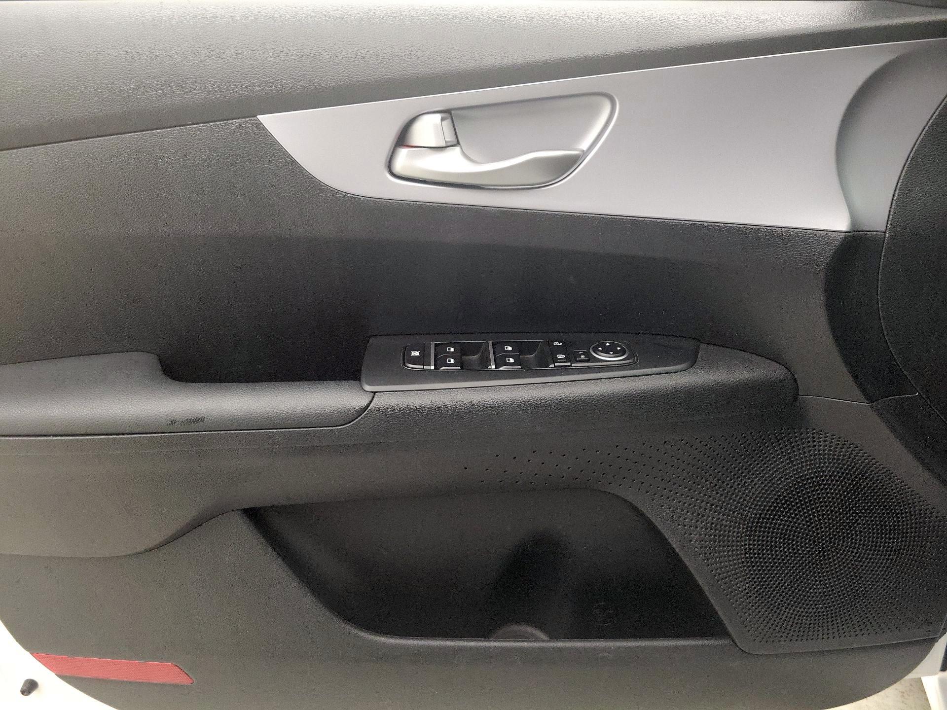 Thumbnail: 2024 Kia Forte - 12