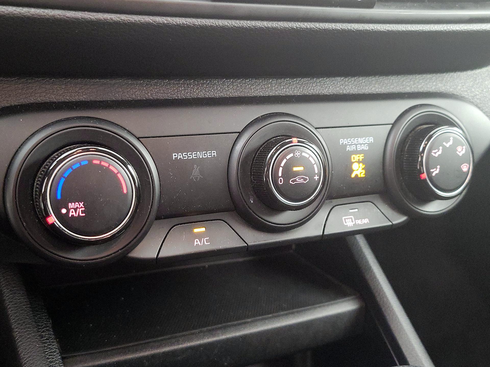 Thumbnail: 2024 Kia Forte - 16