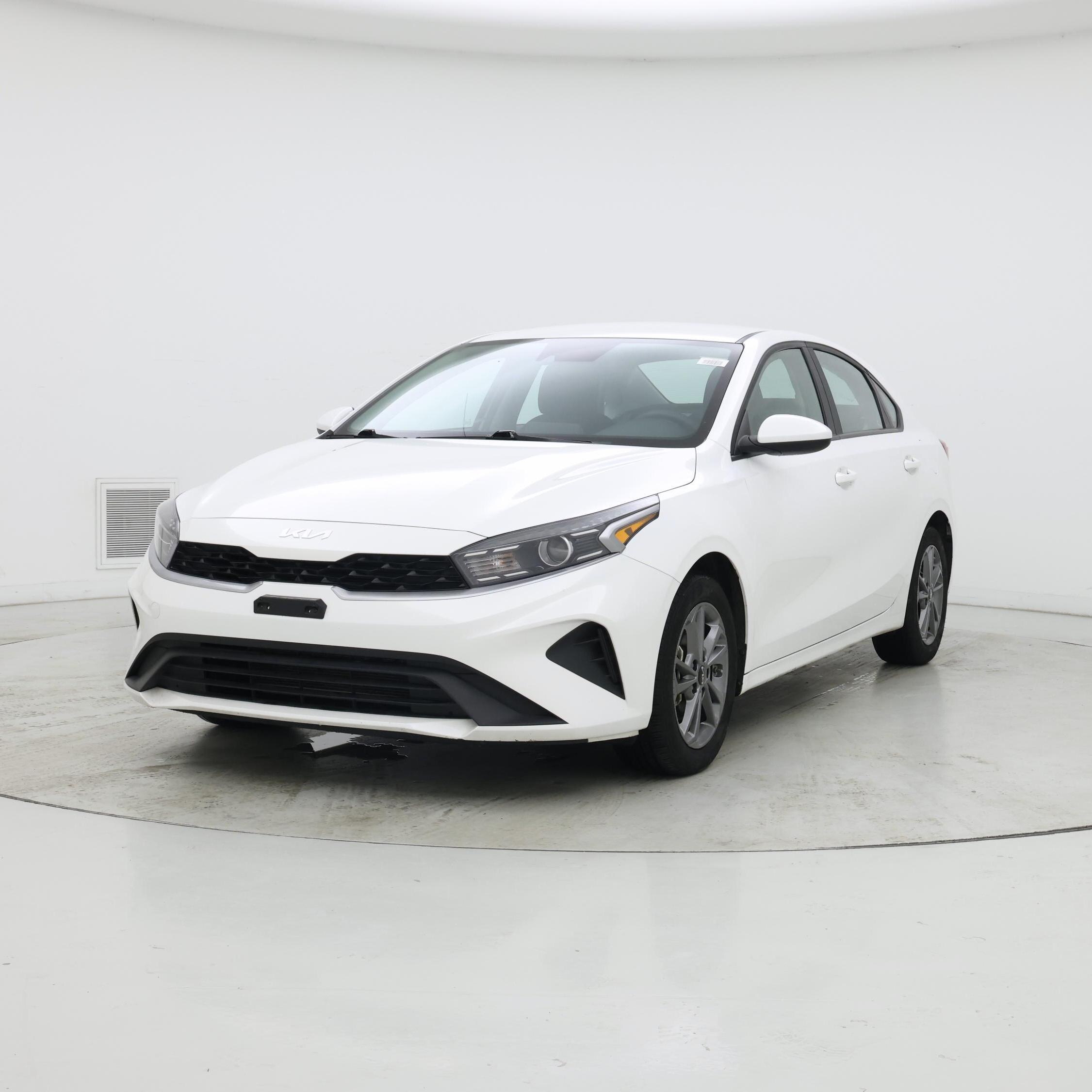 Thumbnail: 2024 Kia Forte - 4