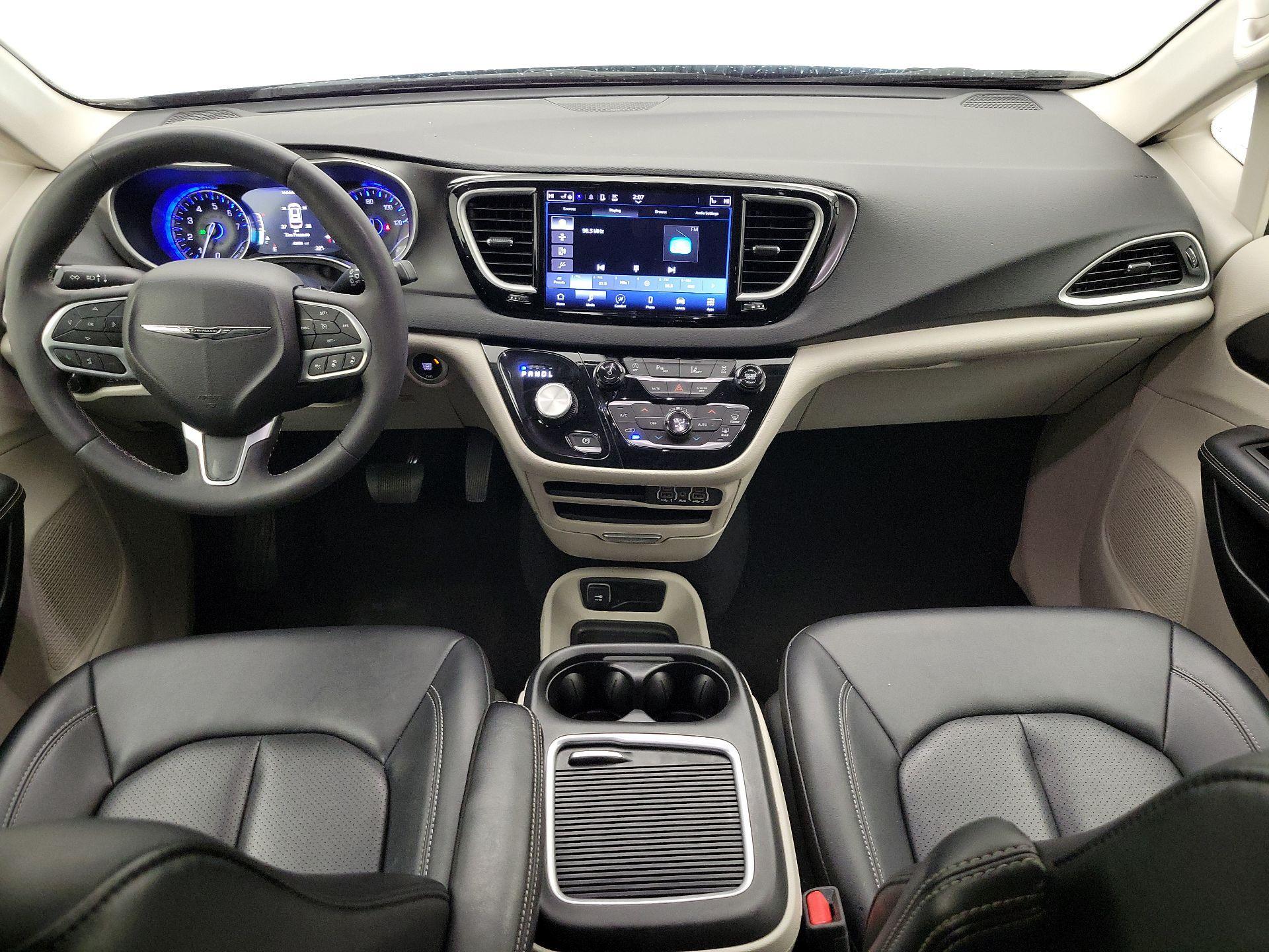 Thumbnail: 2024 Chrysler Pacifica - 9