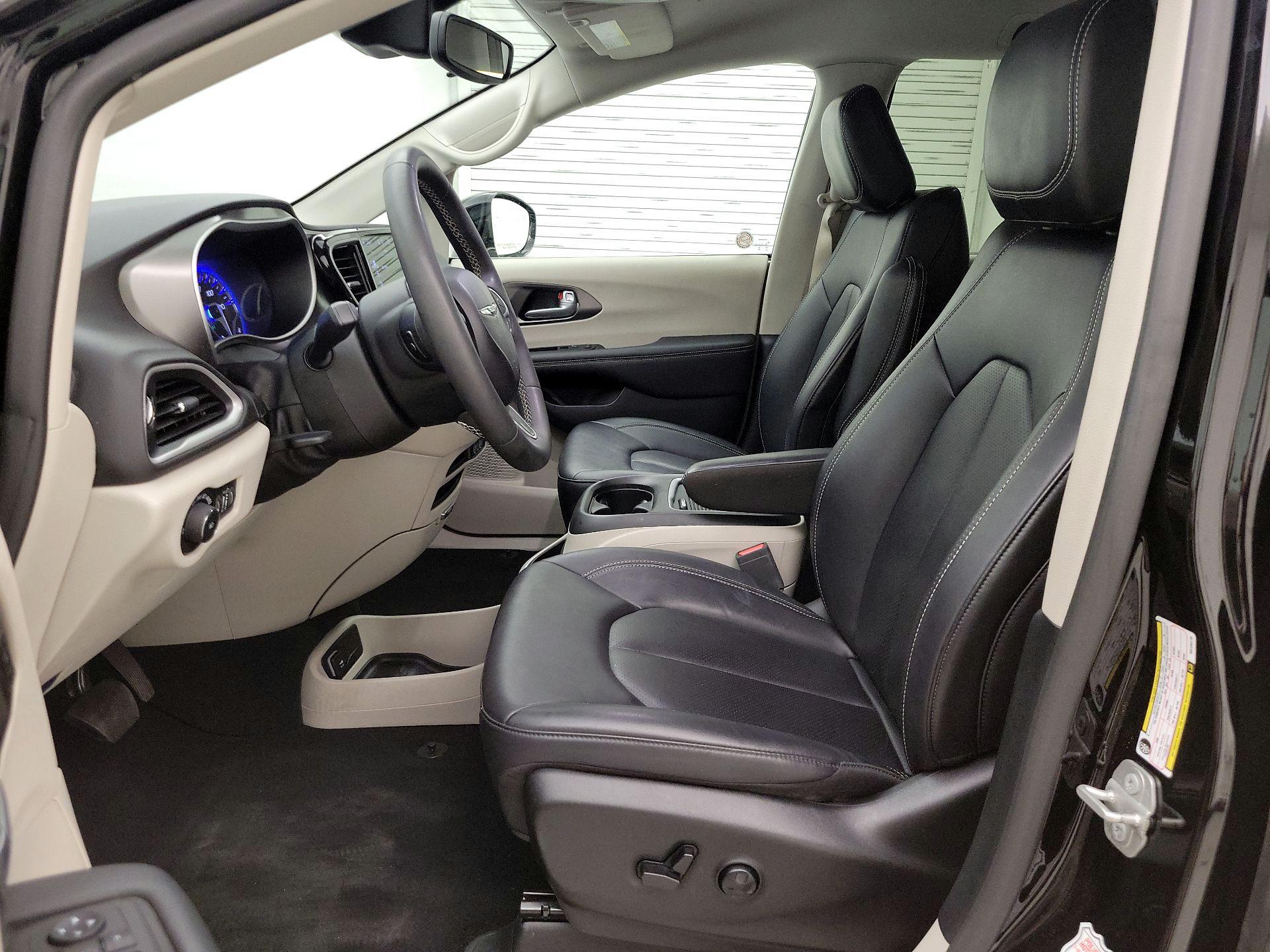 Thumbnail: 2024 Chrysler Pacifica - 11