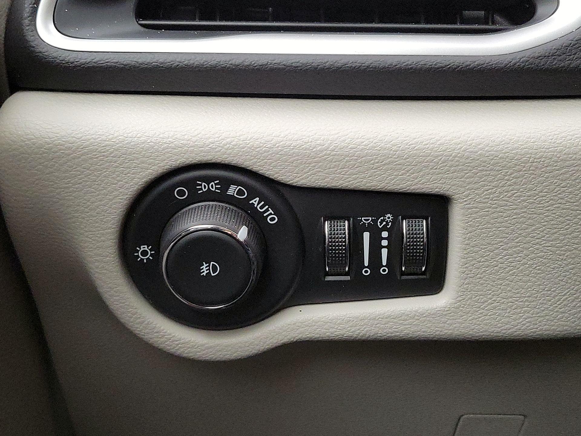 Thumbnail: 2024 Chrysler Pacifica - 13