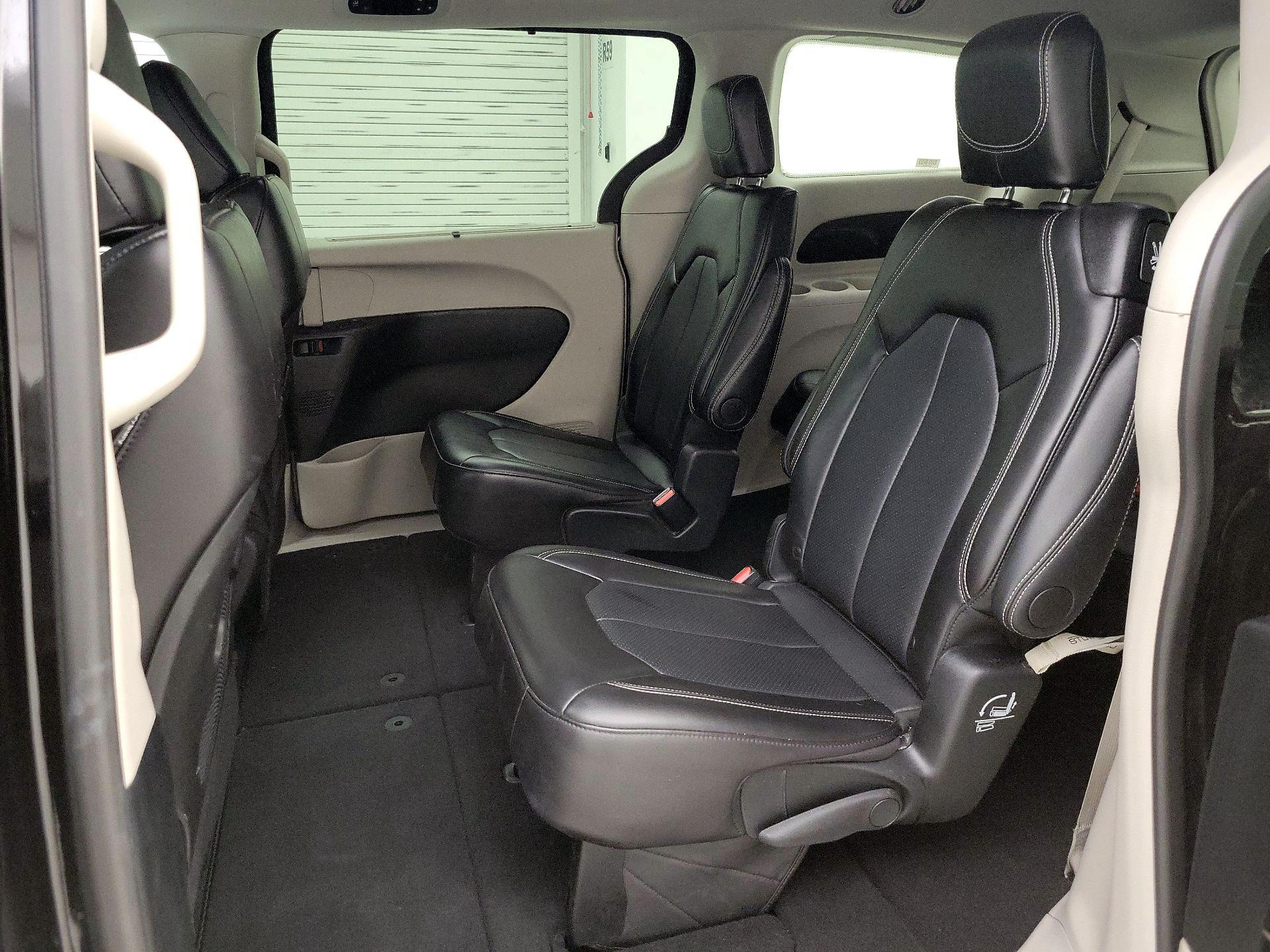 Thumbnail: 2024 Chrysler Pacifica - 19