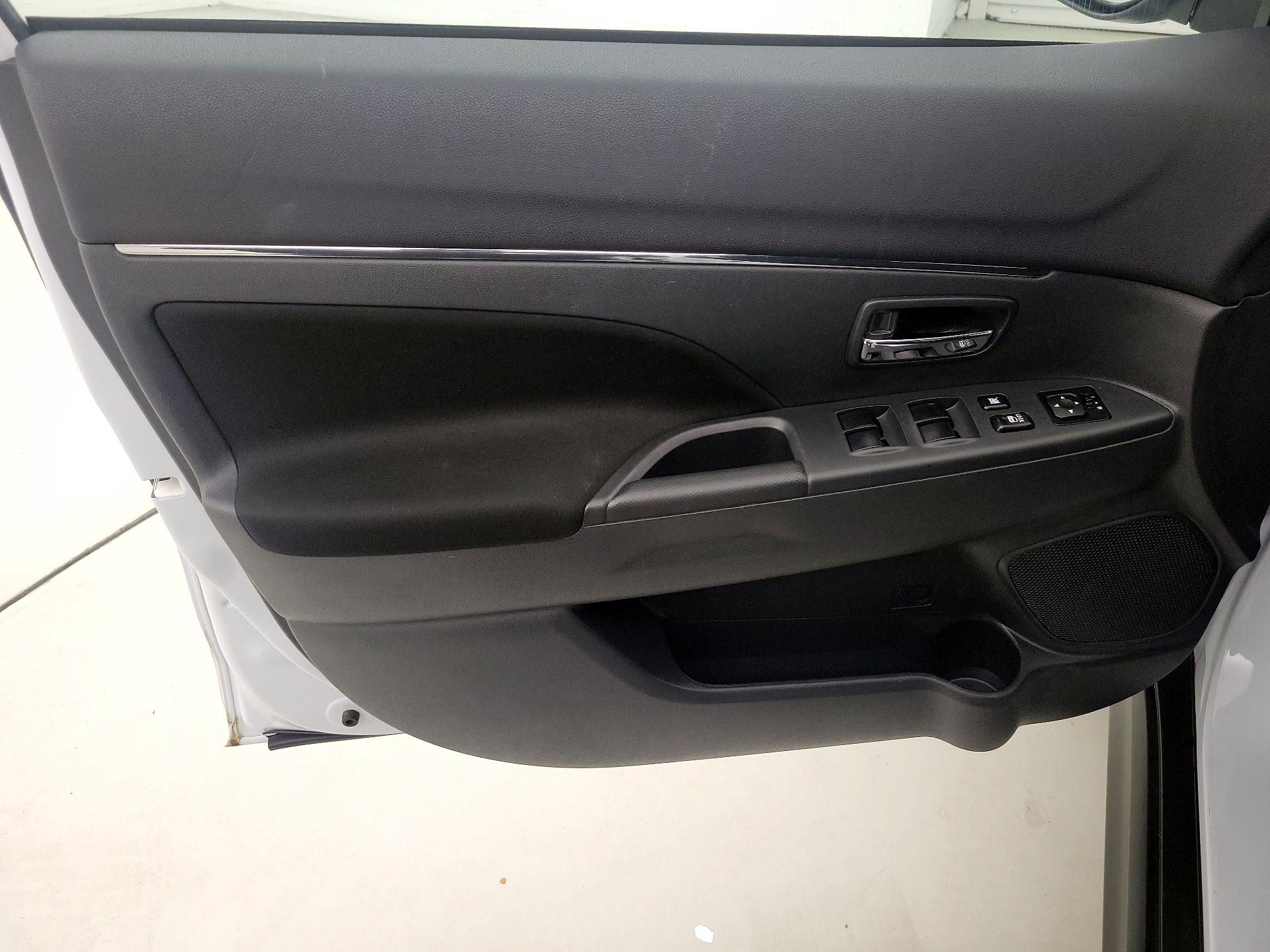 Thumbnail: 2024 Mitsubishi Outlander Sport - 12