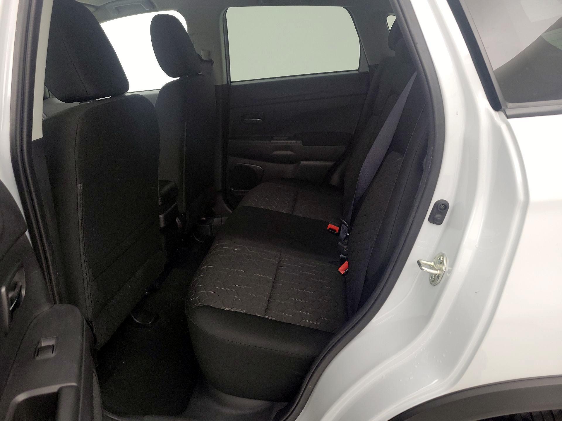 Thumbnail: 2024 Mitsubishi Outlander Sport - 19