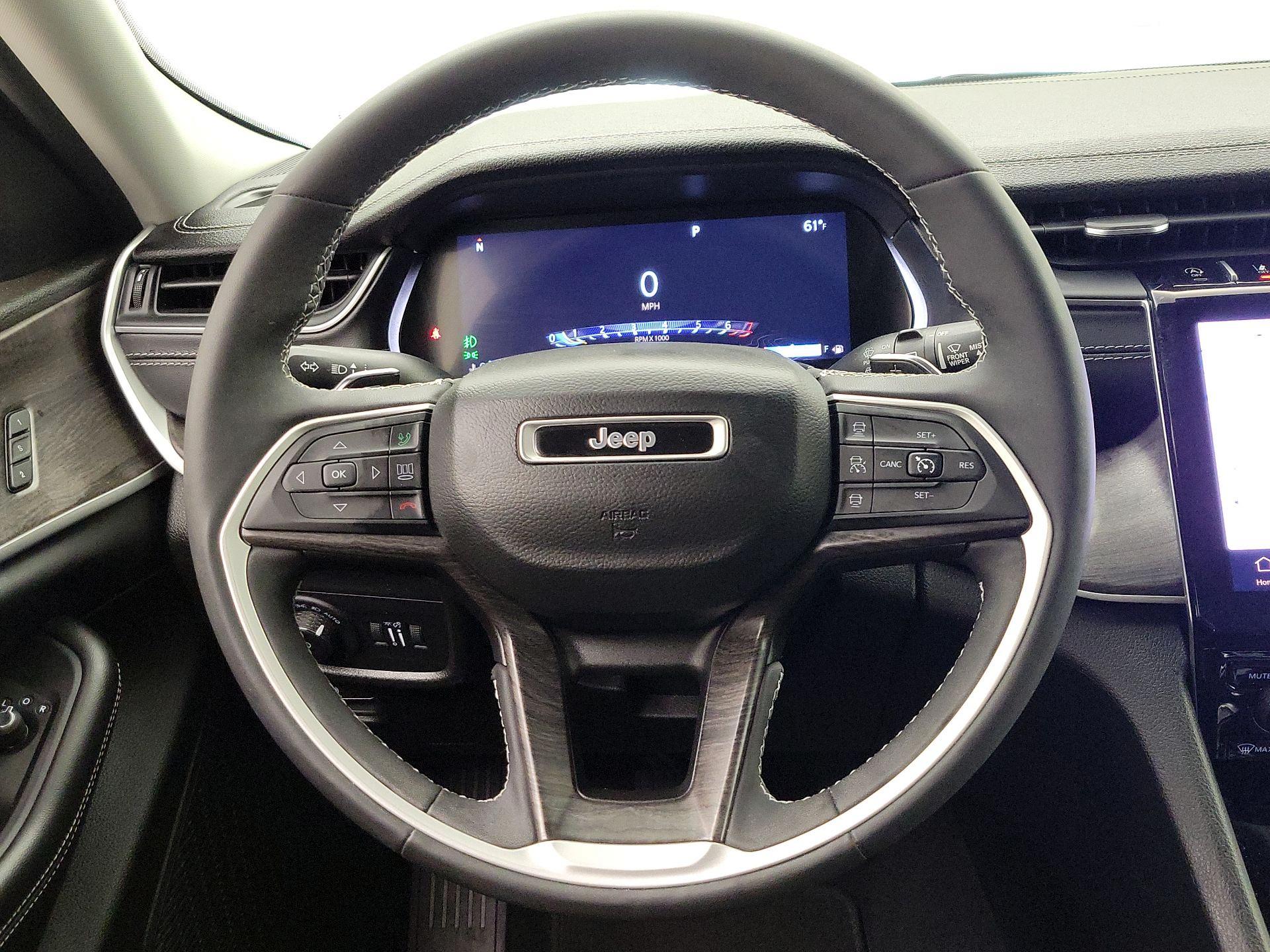 Thumbnail: 2023 Jeep Grand Cherokee - 10